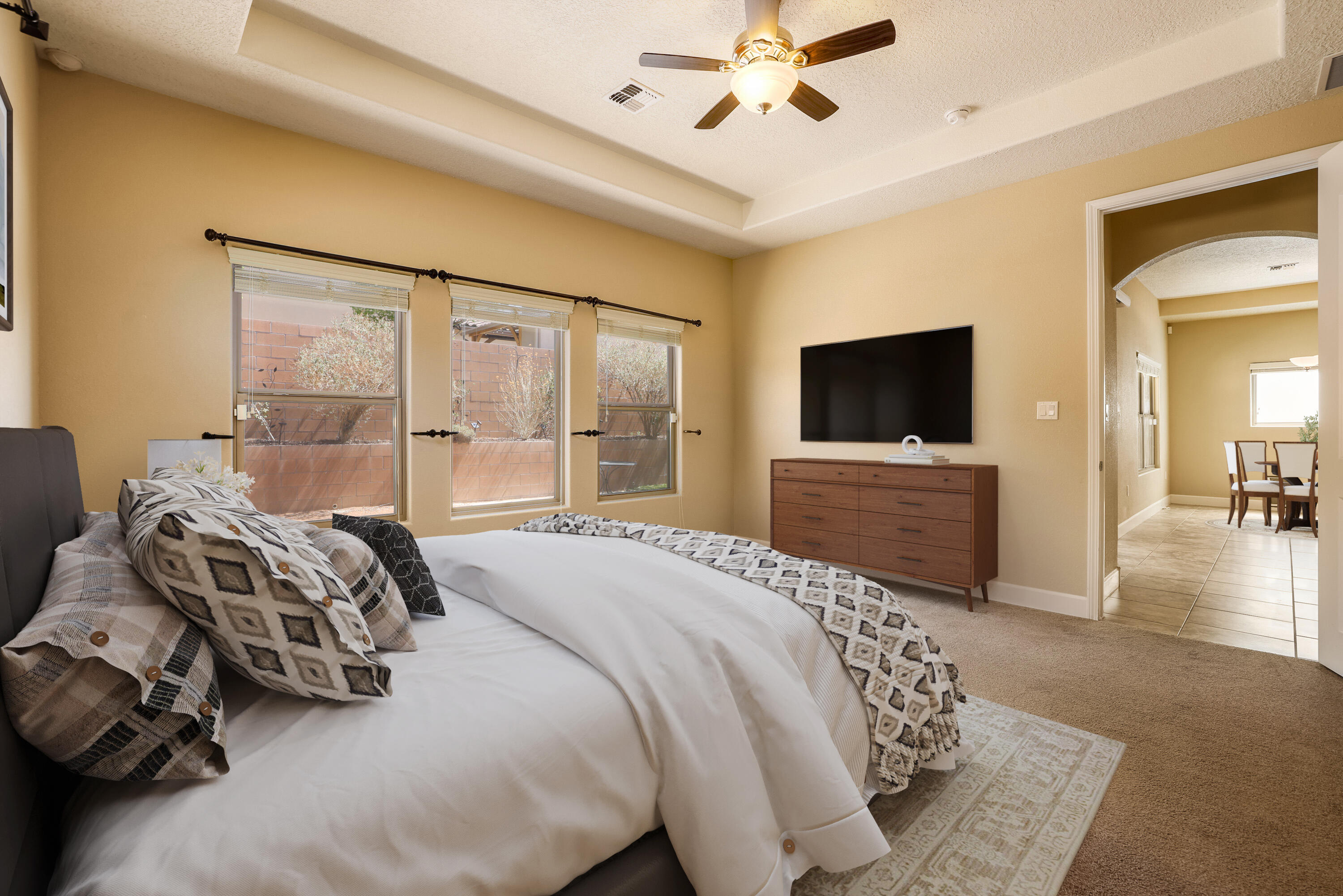 7316 LAGUNA NIGUEL Drive NE