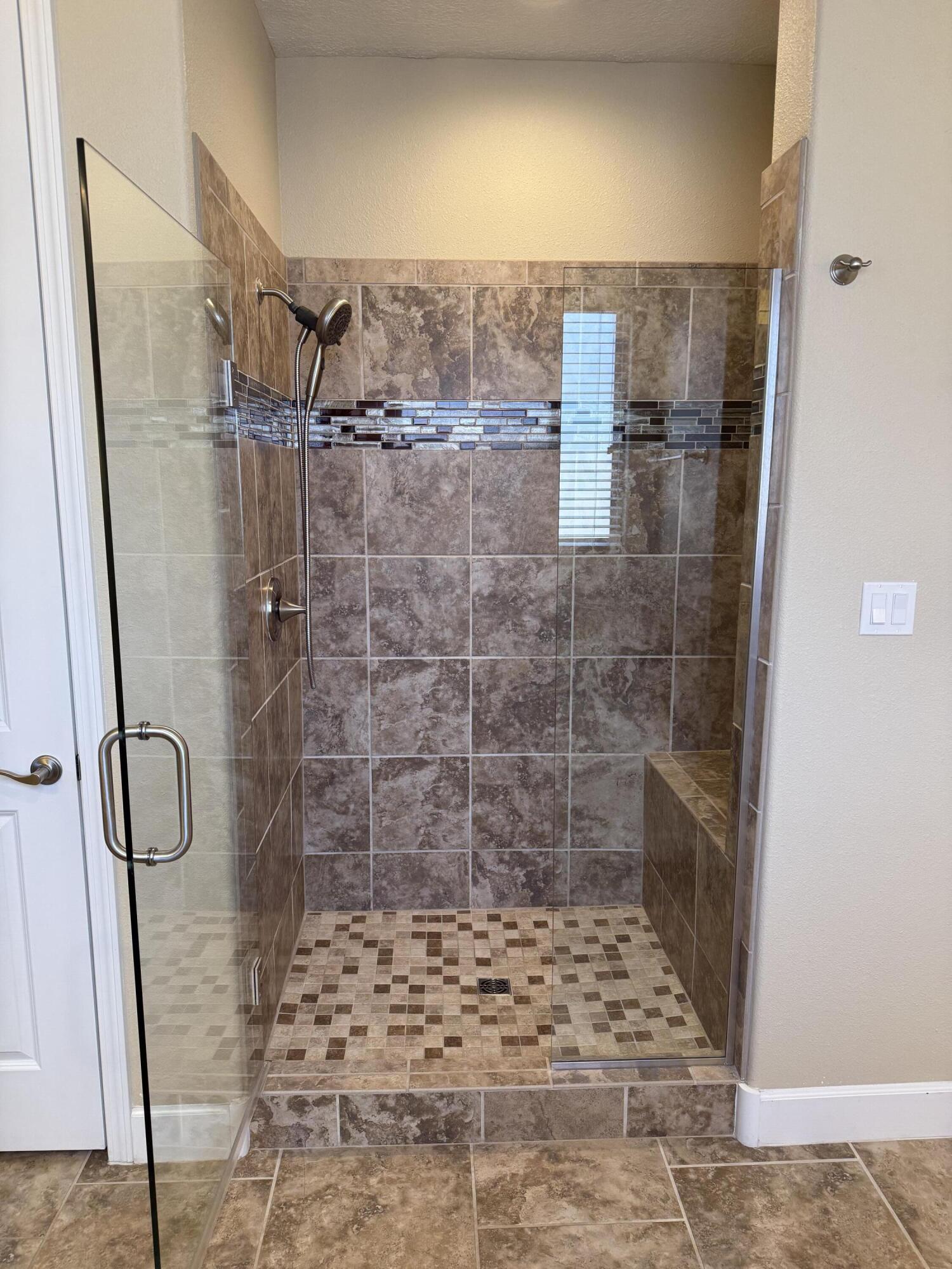 7316 LAGUNA NIGUEL Drive NE
