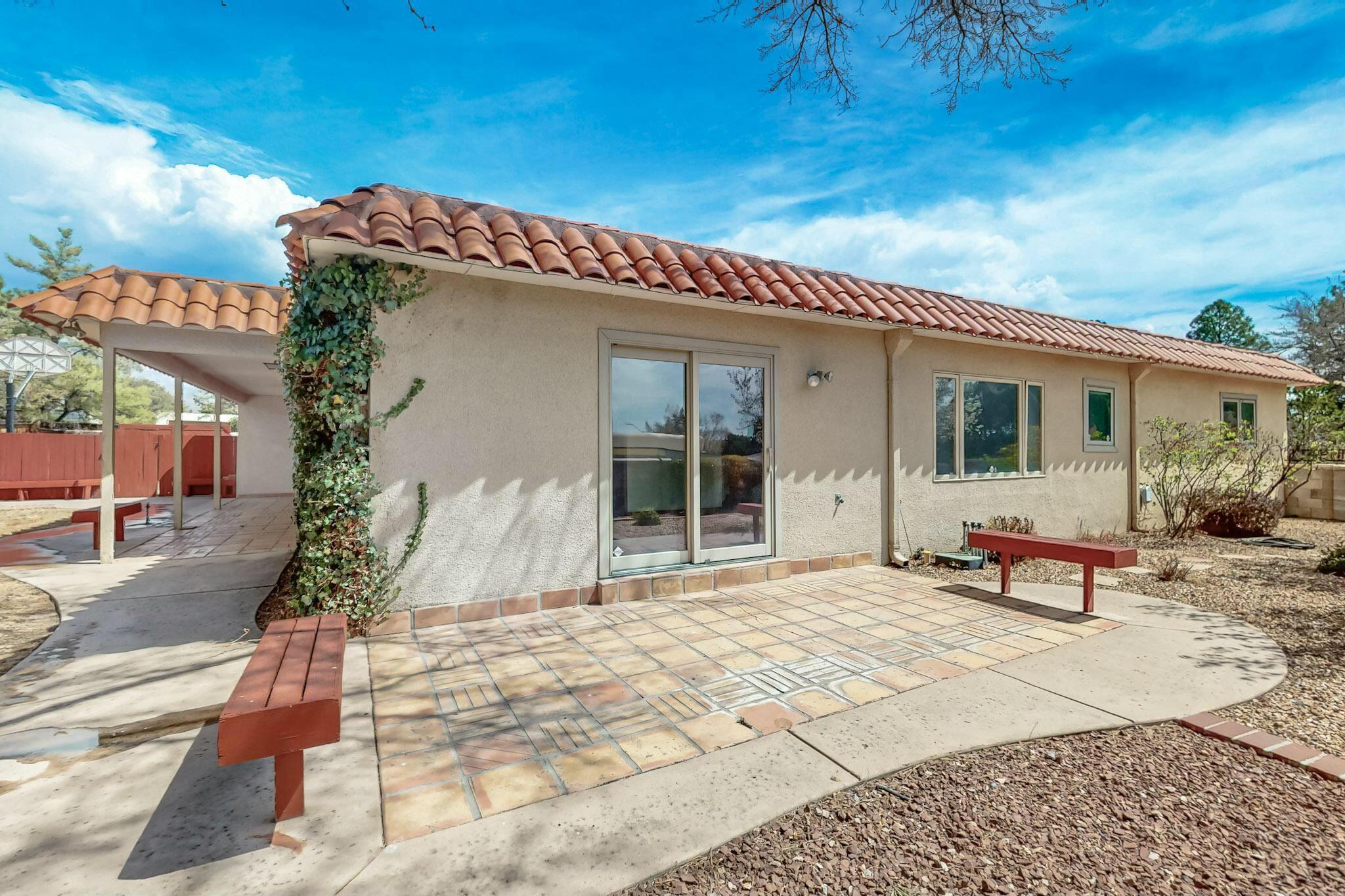 7827 ACADEMY Trail NE