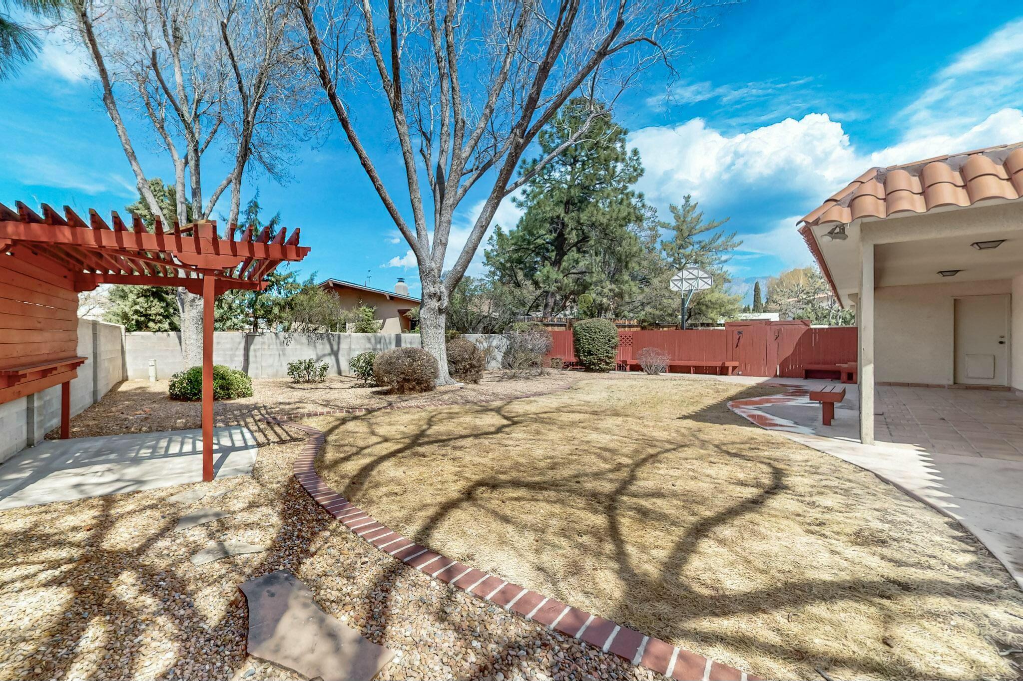 7827 ACADEMY Trail NE