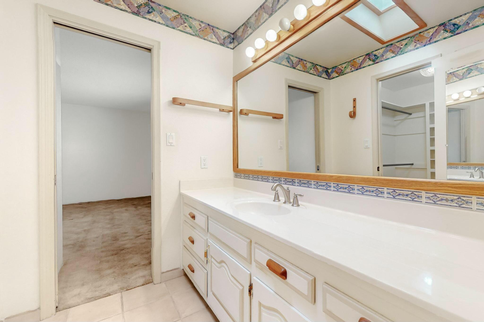 7827 ACADEMY Trail NE