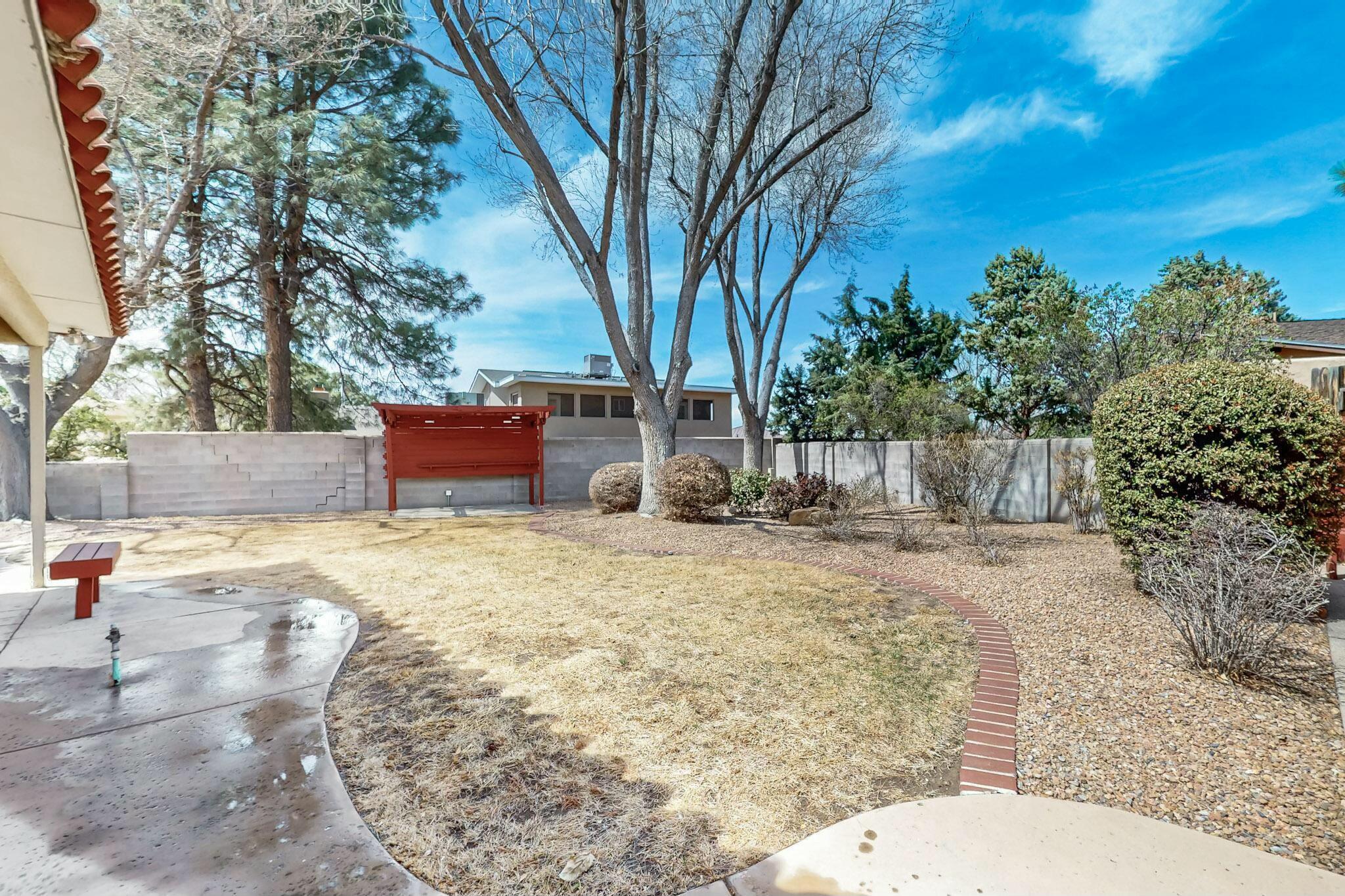 7827 ACADEMY Trail NE