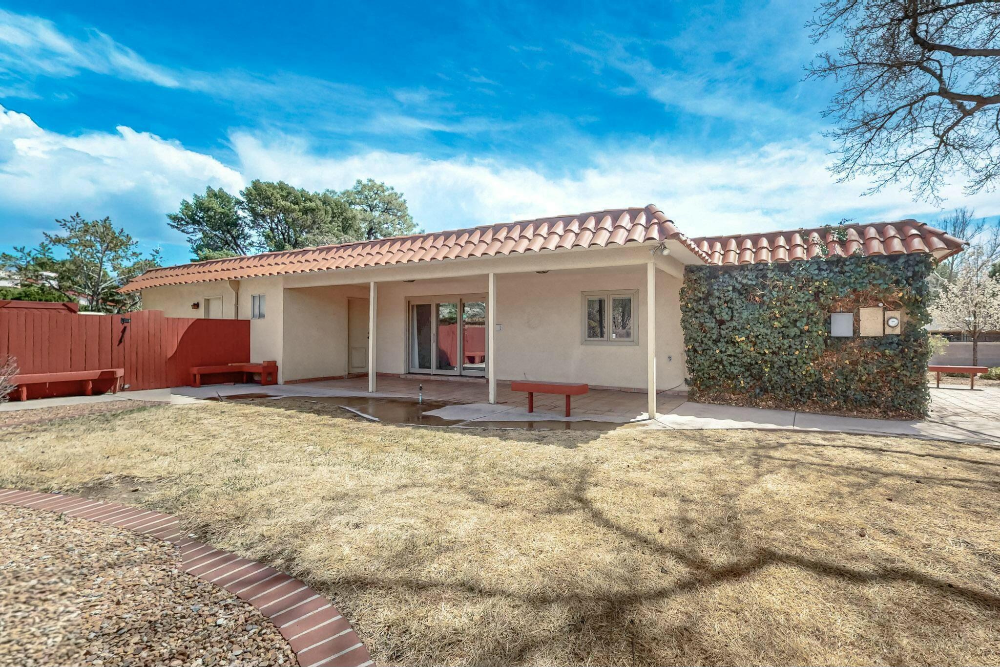 7827 ACADEMY Trail NE