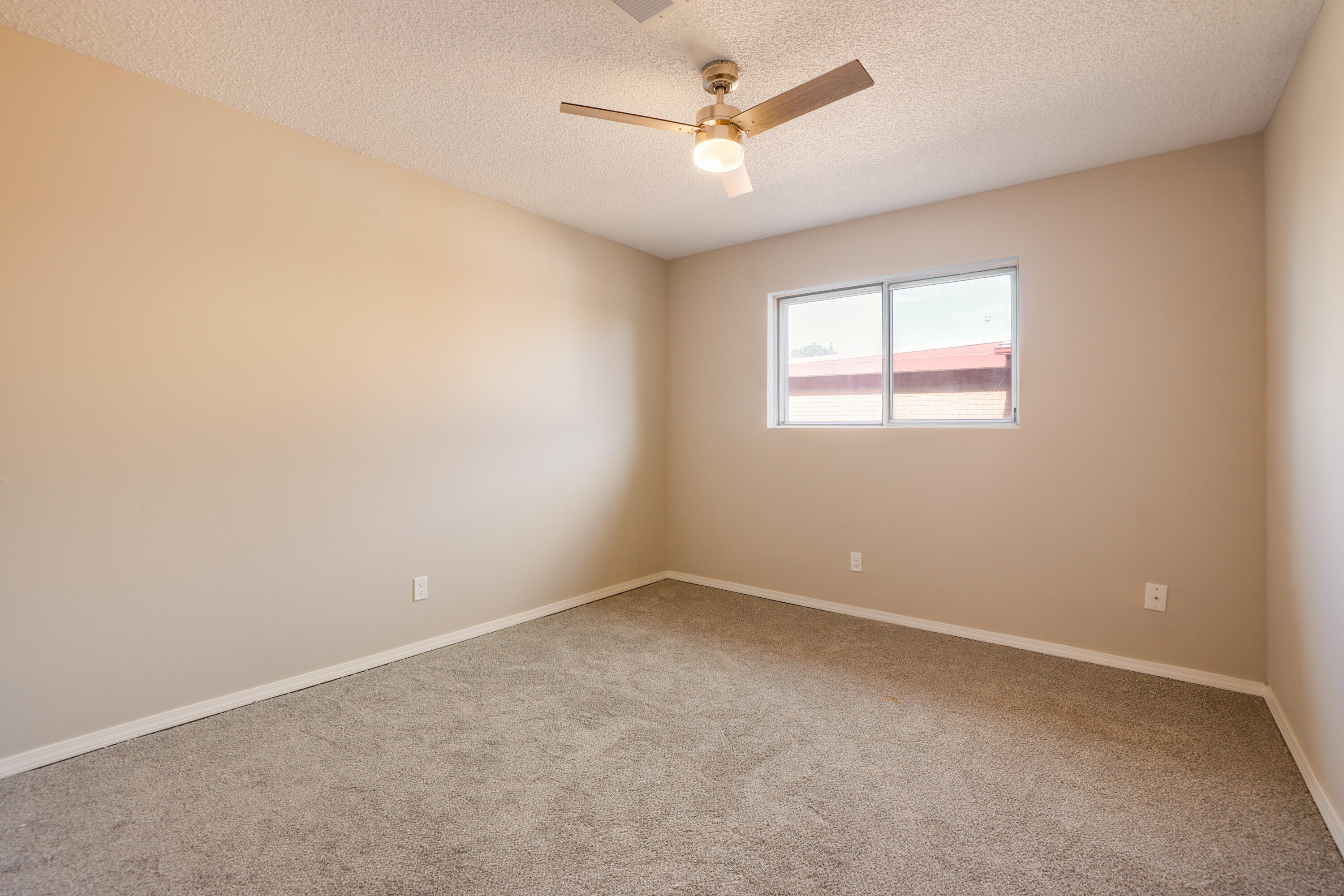 8720 PRINCESS JEANNE Avenue NE