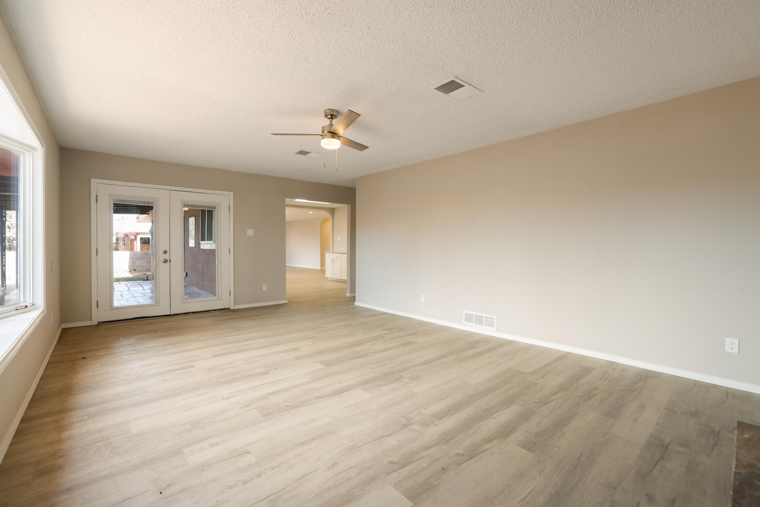 8720 PRINCESS JEANNE Avenue NE