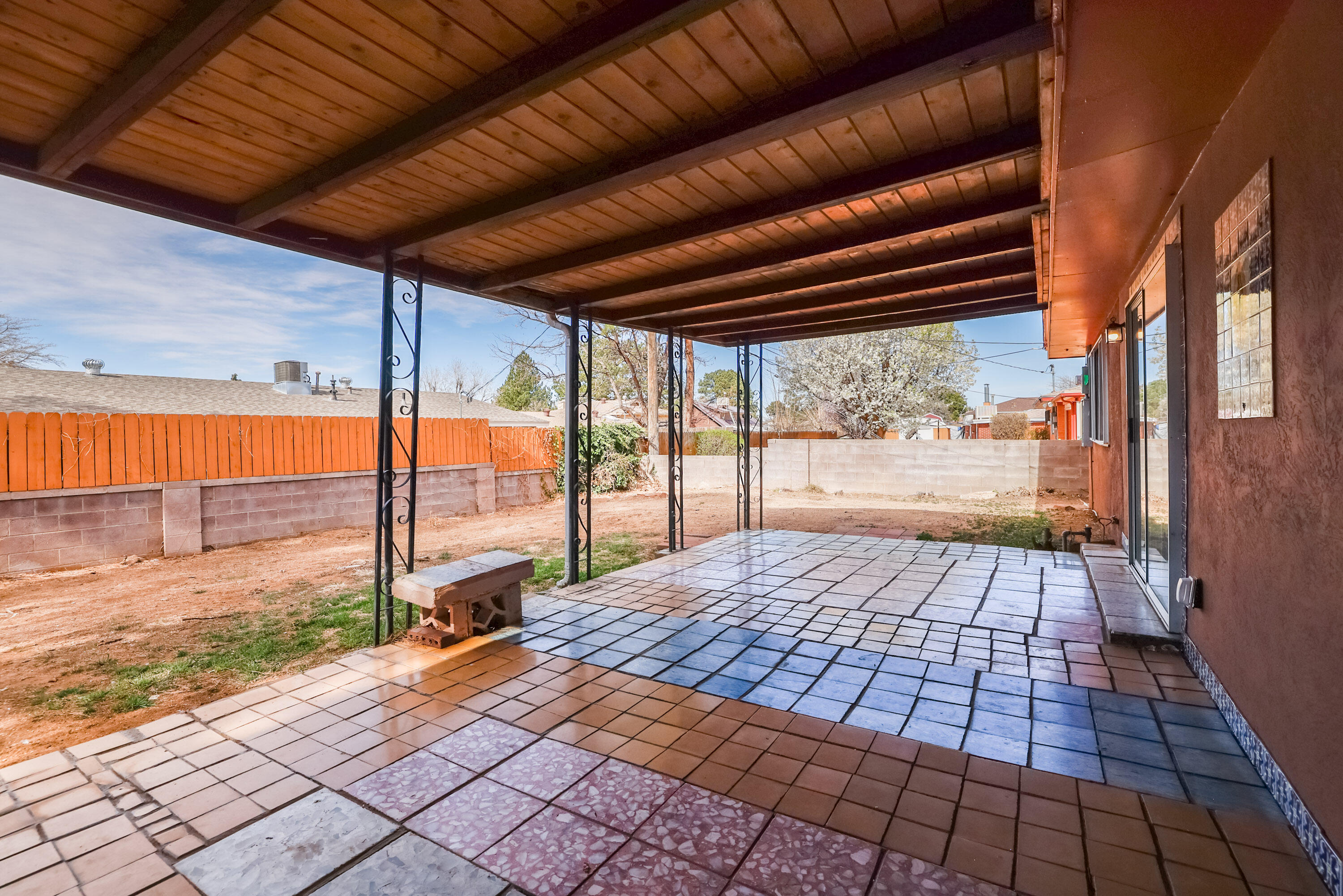 8720 PRINCESS JEANNE Avenue NE