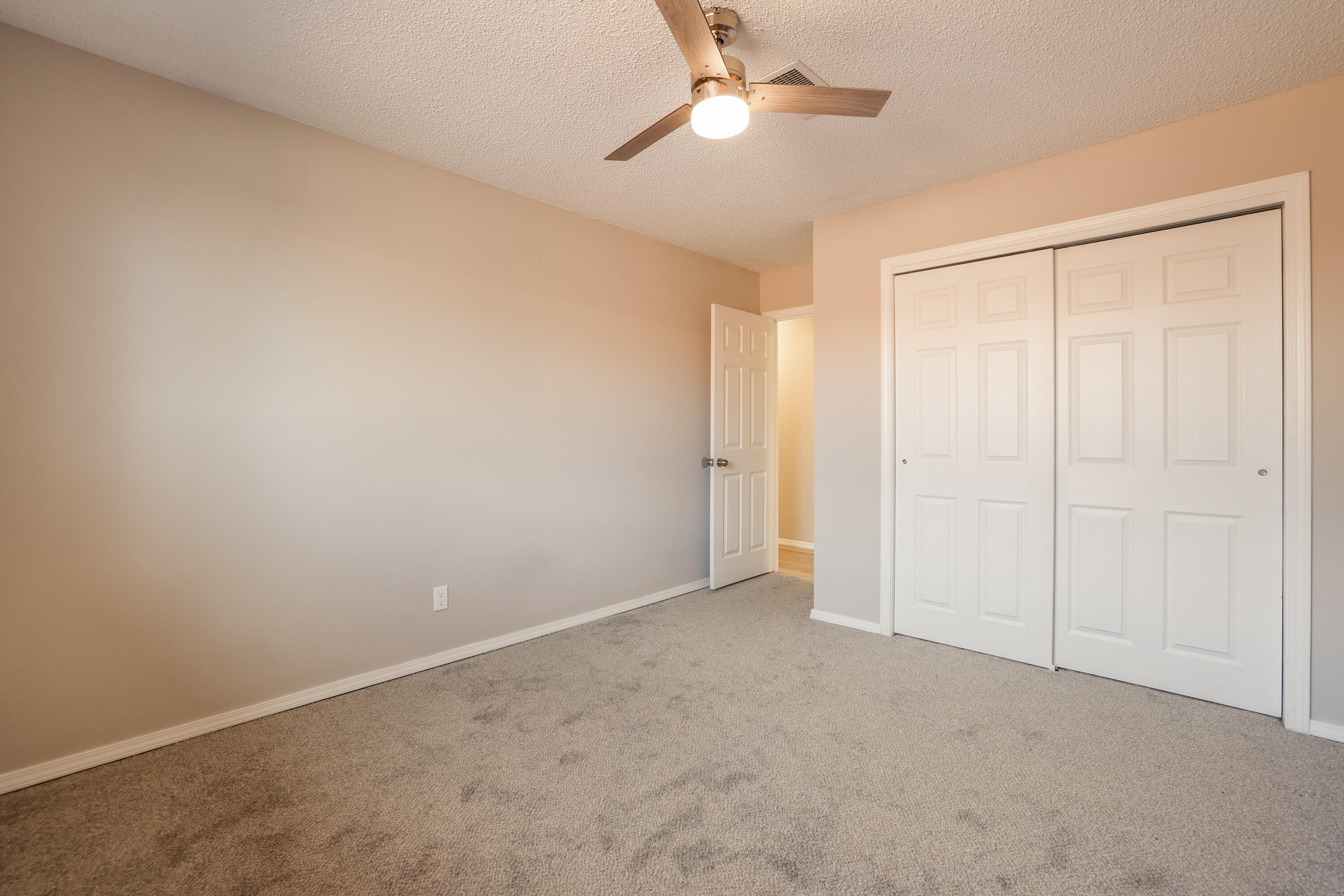 8720 PRINCESS JEANNE Avenue NE