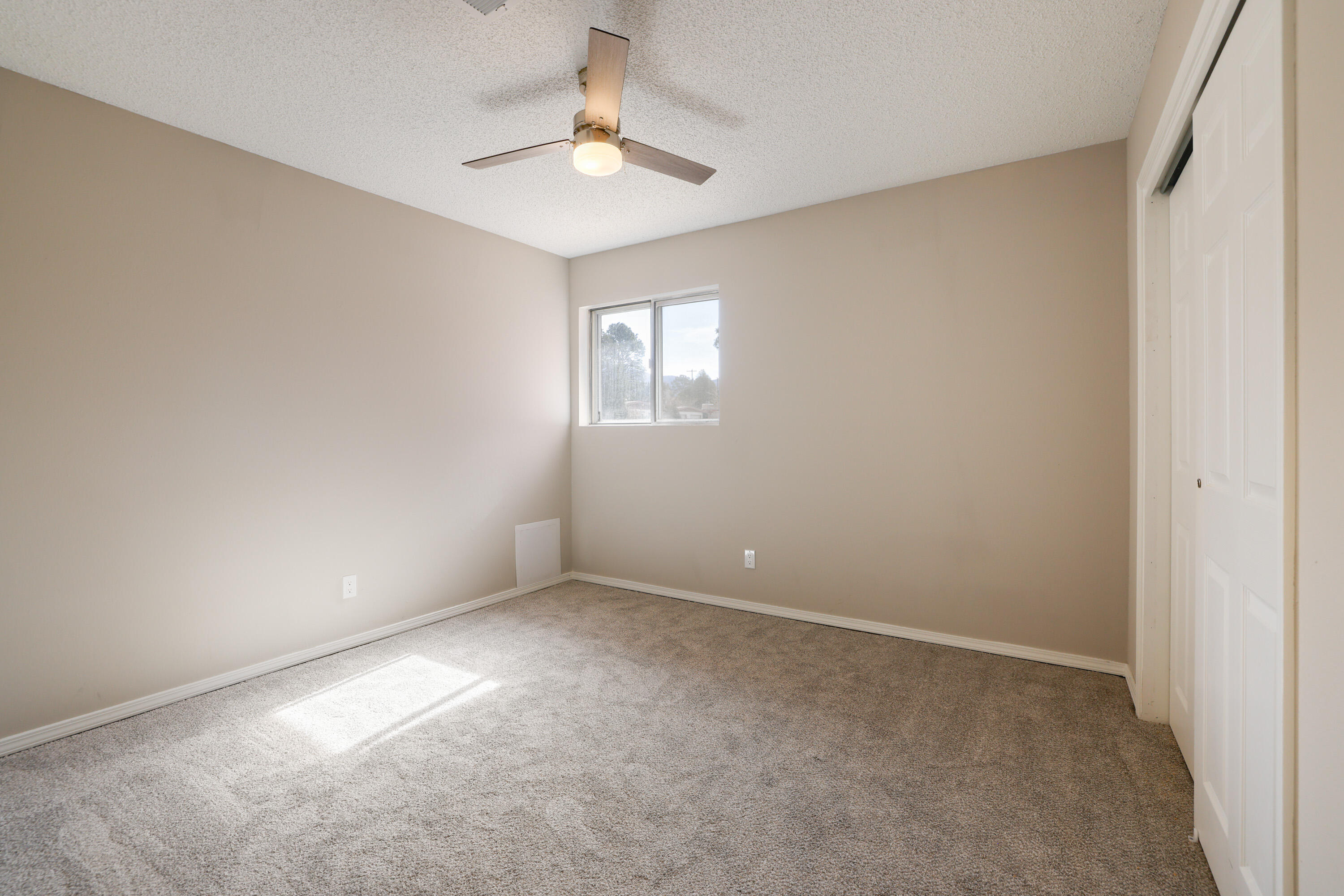 8720 PRINCESS JEANNE Avenue NE