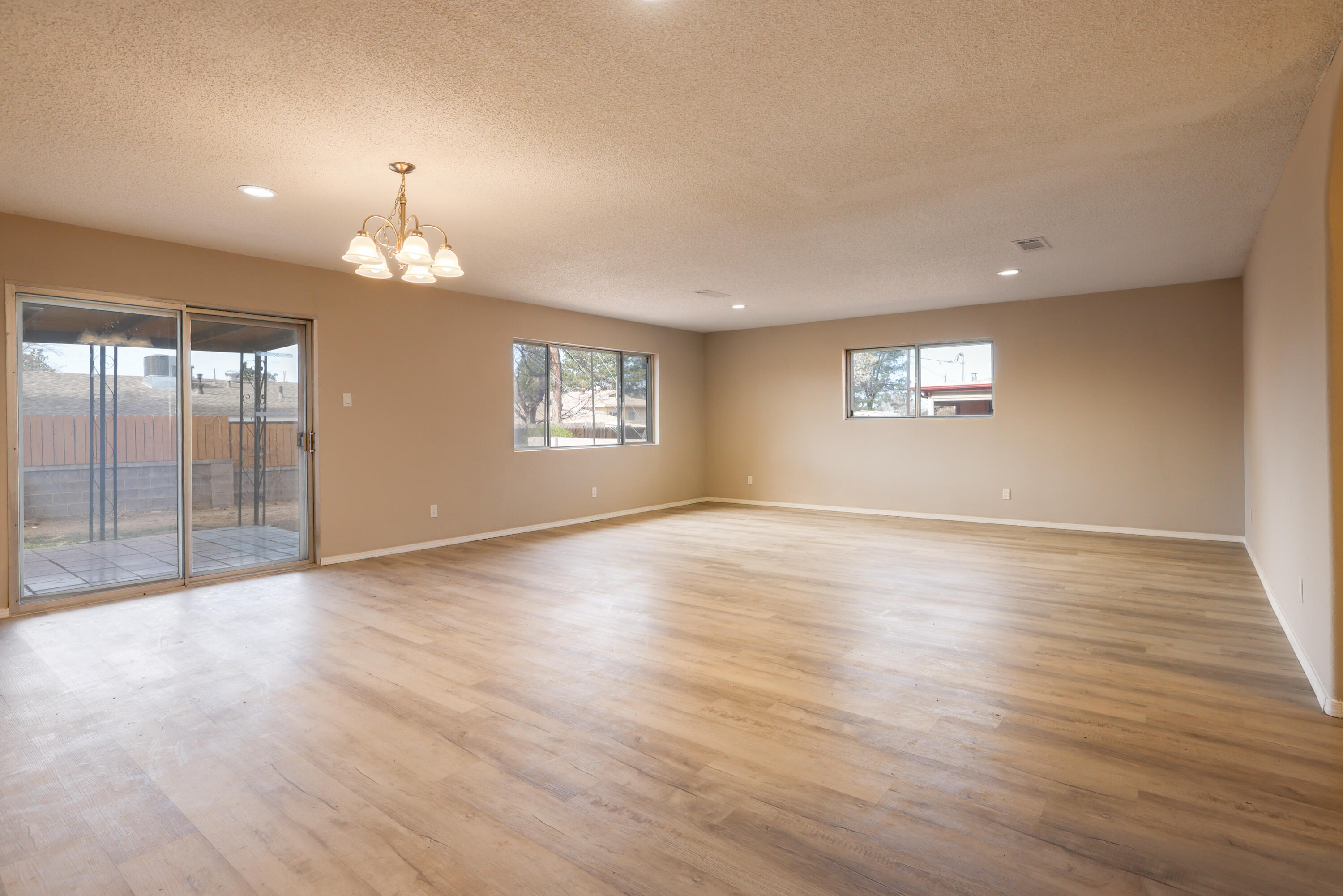 8720 PRINCESS JEANNE Avenue NE