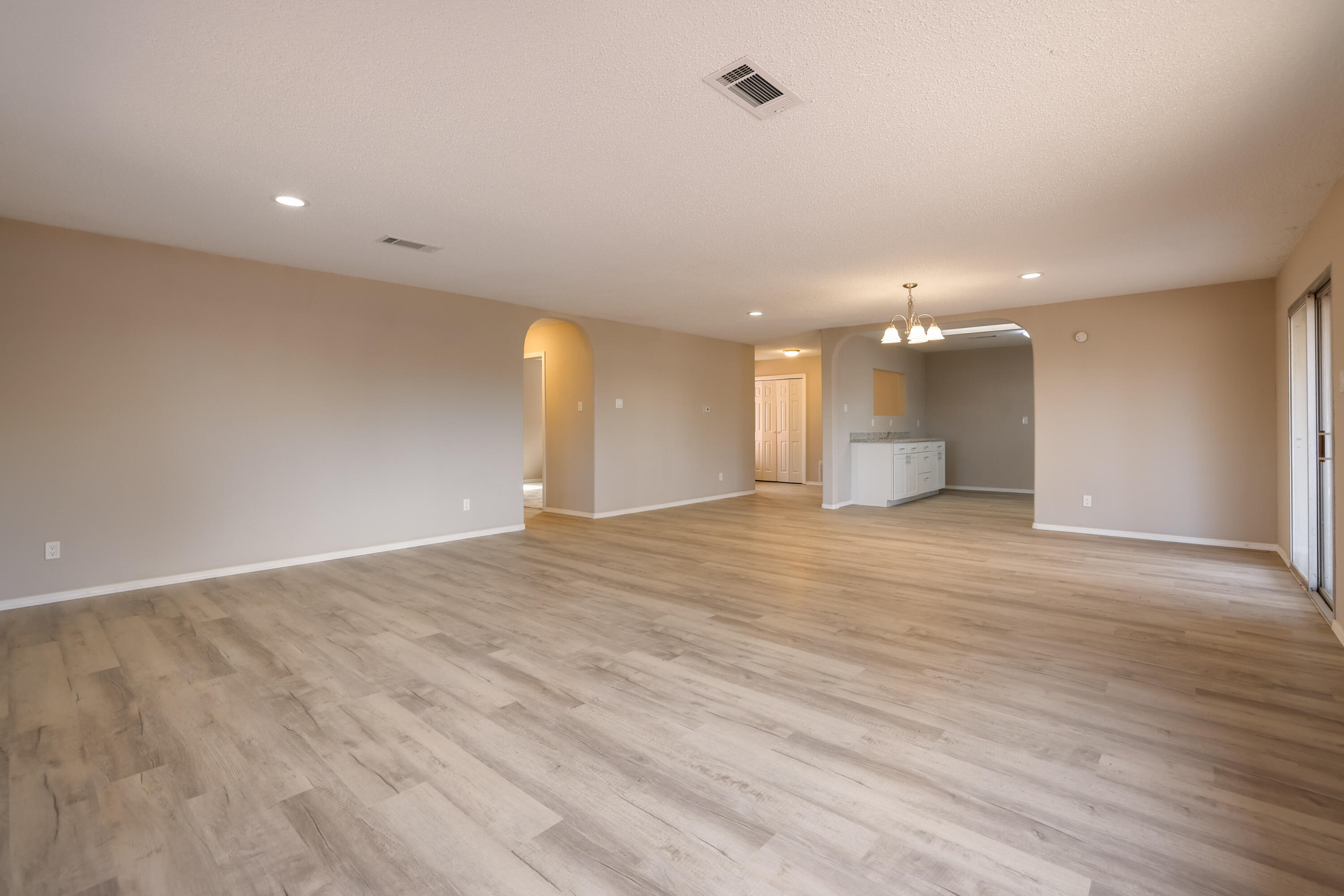 8720 PRINCESS JEANNE Avenue NE