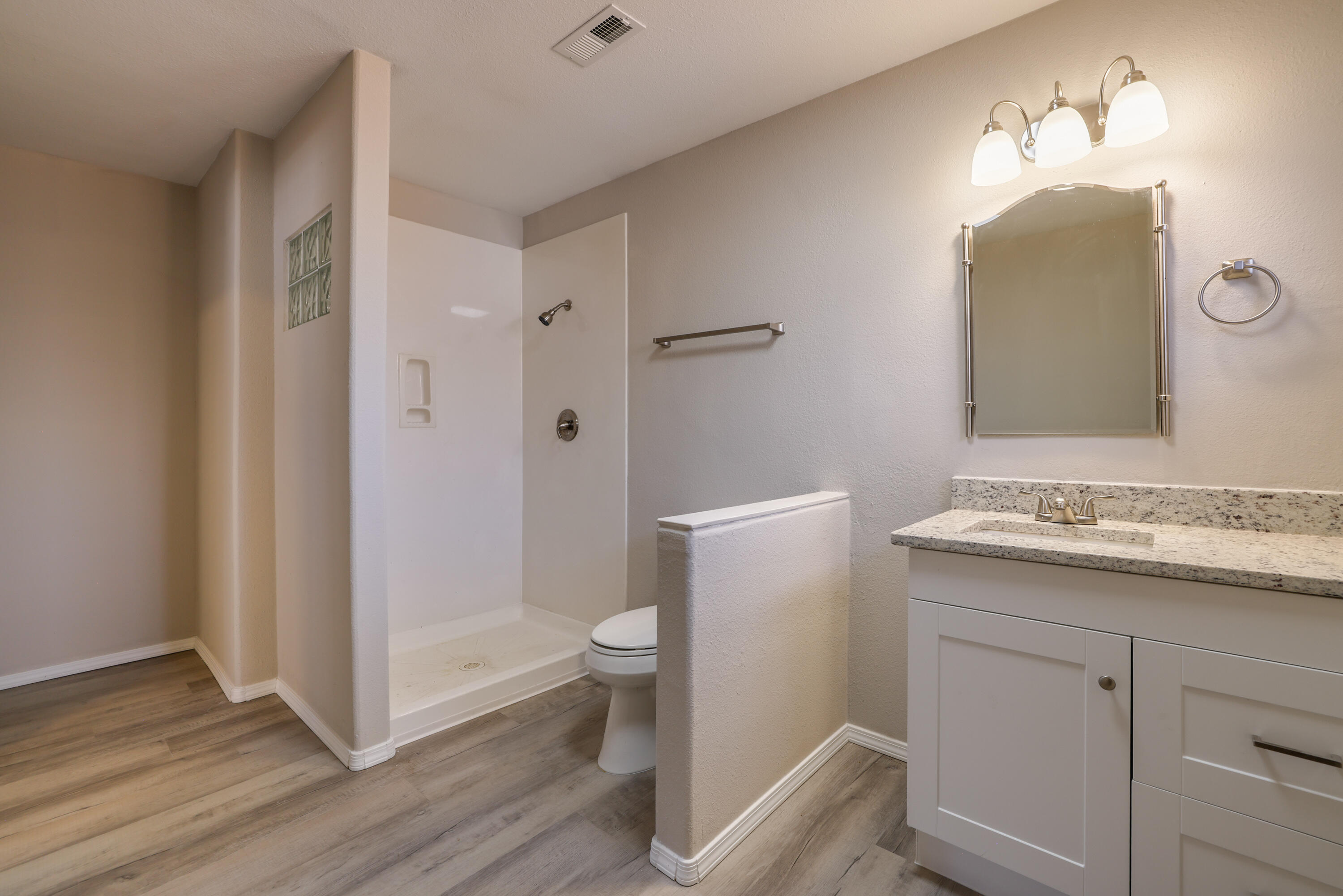 8720 PRINCESS JEANNE Avenue NE
