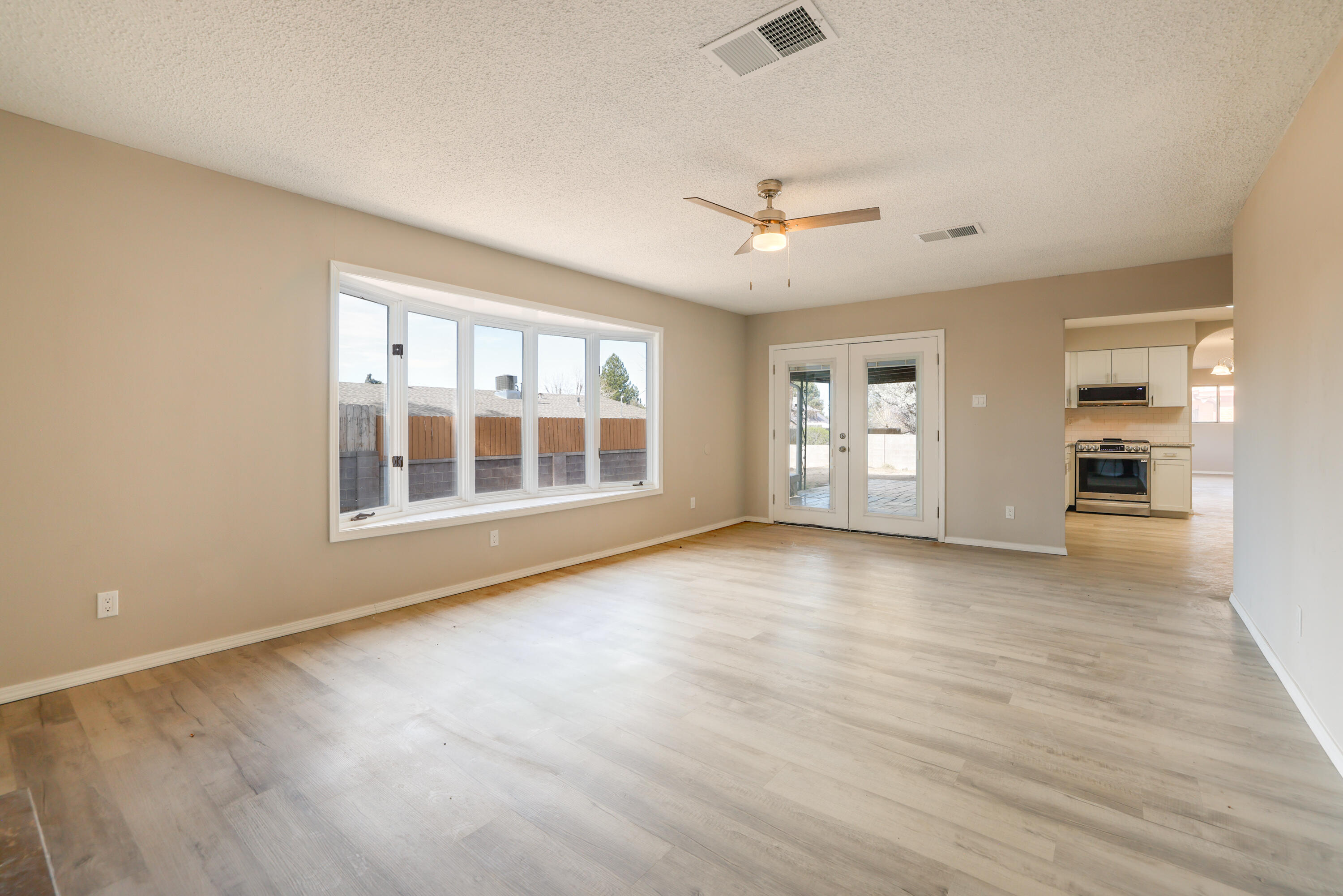8720 PRINCESS JEANNE Avenue NE