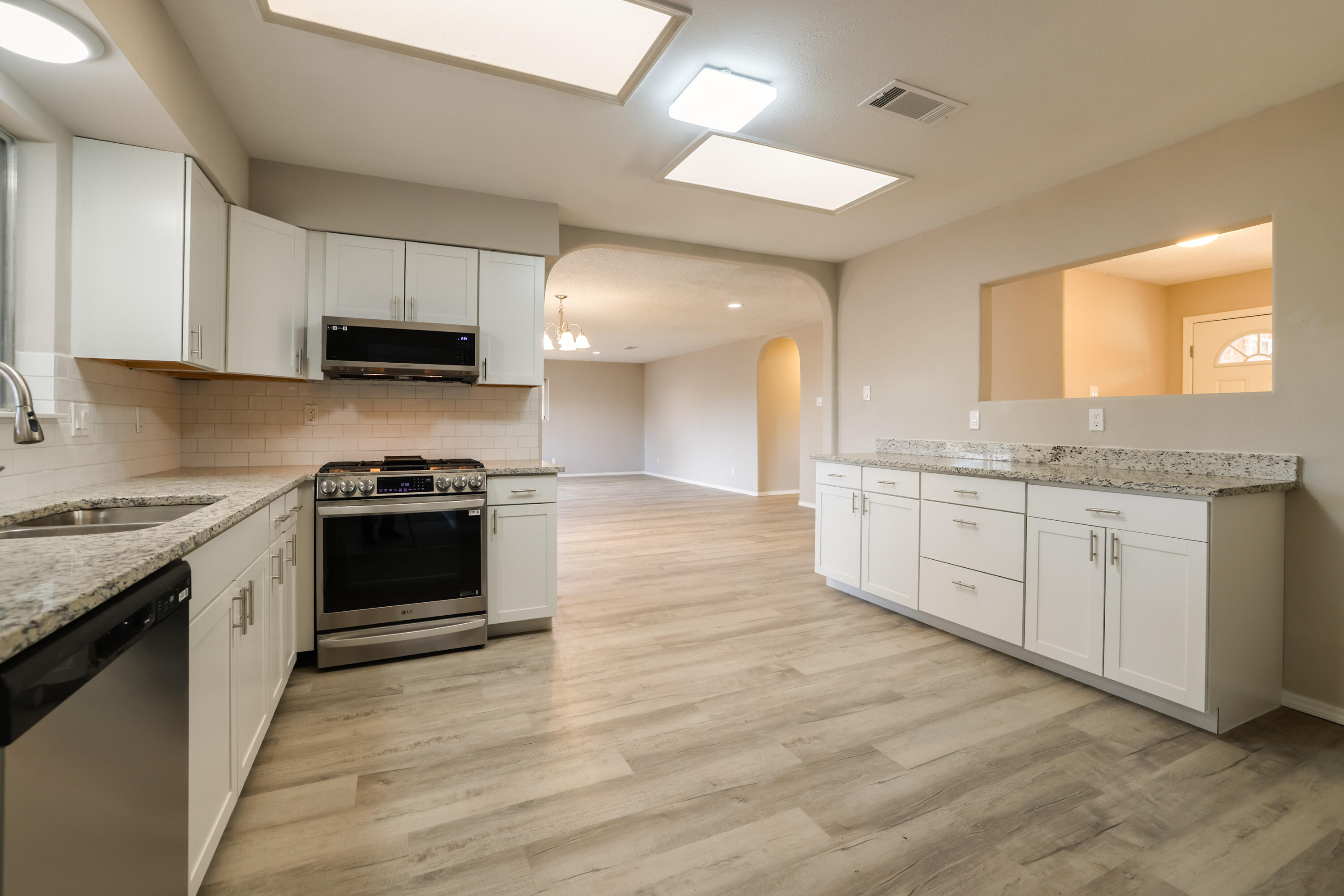 8720 PRINCESS JEANNE Avenue NE