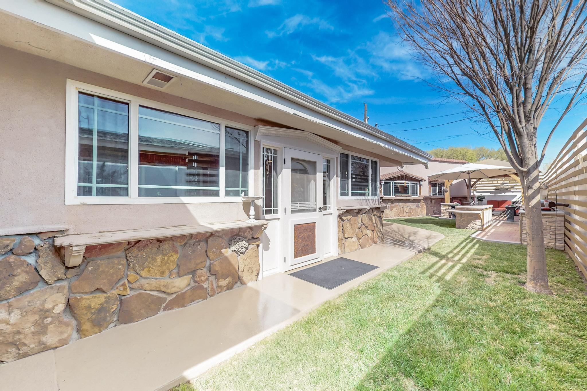 1107 SUNBEAM Road SW