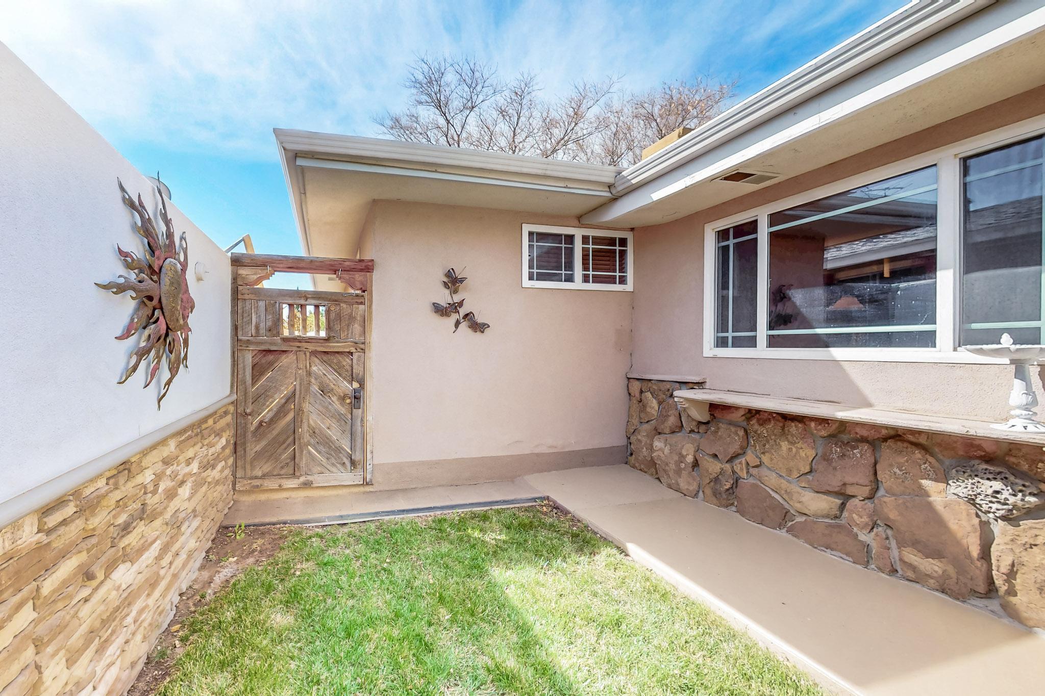 1107 SUNBEAM Road SW