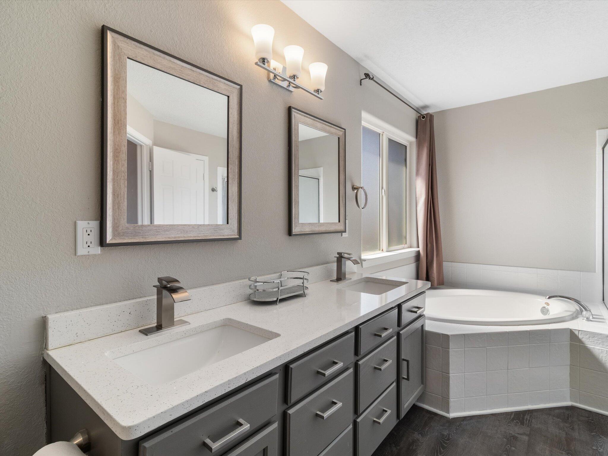 3904 Oasis Springs Rd NE Road NE
