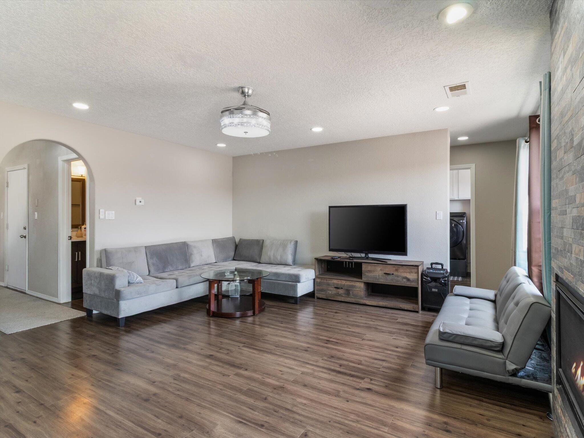 3904 Oasis Springs Rd NE Road NE