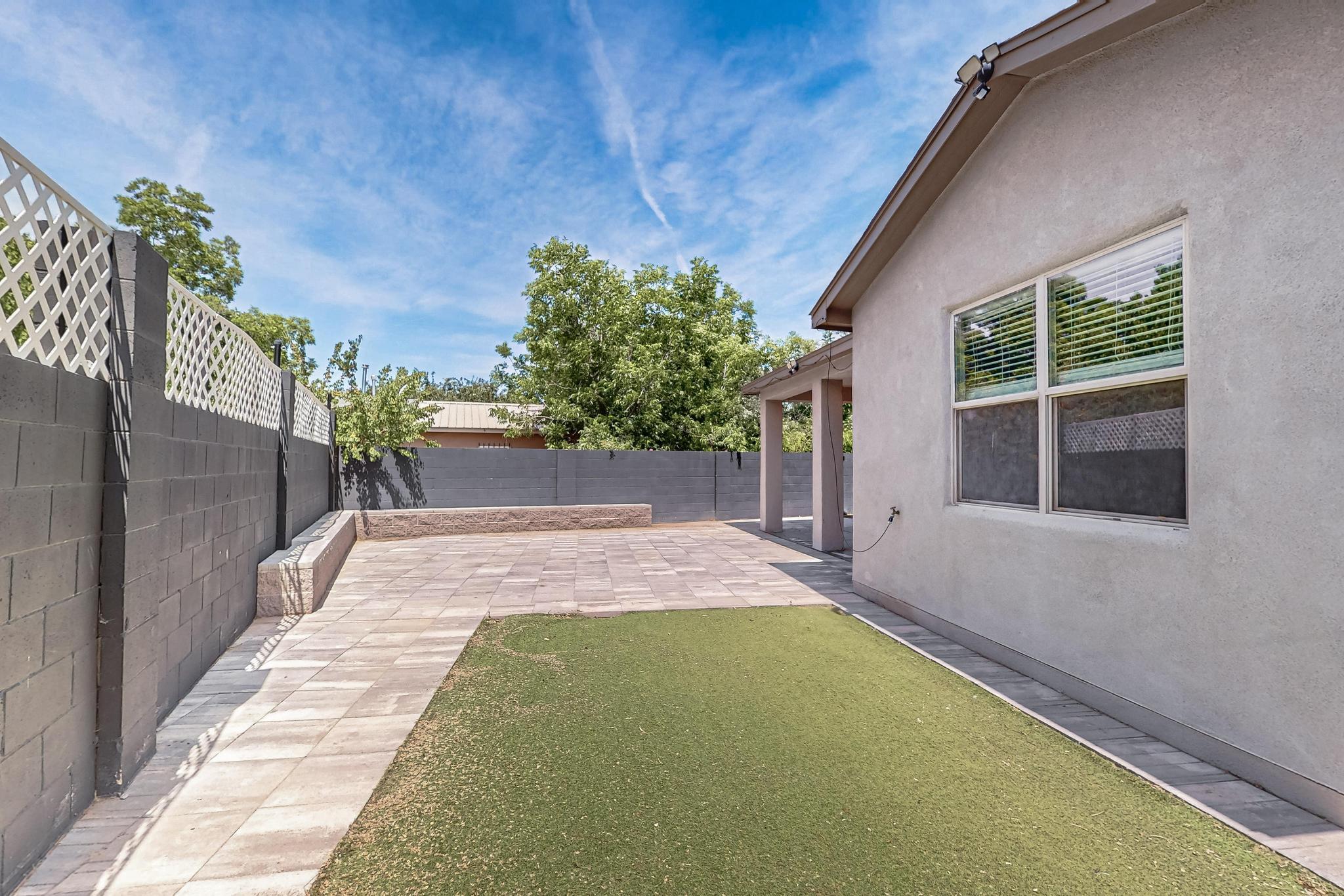 1740 GARDEN Way SW