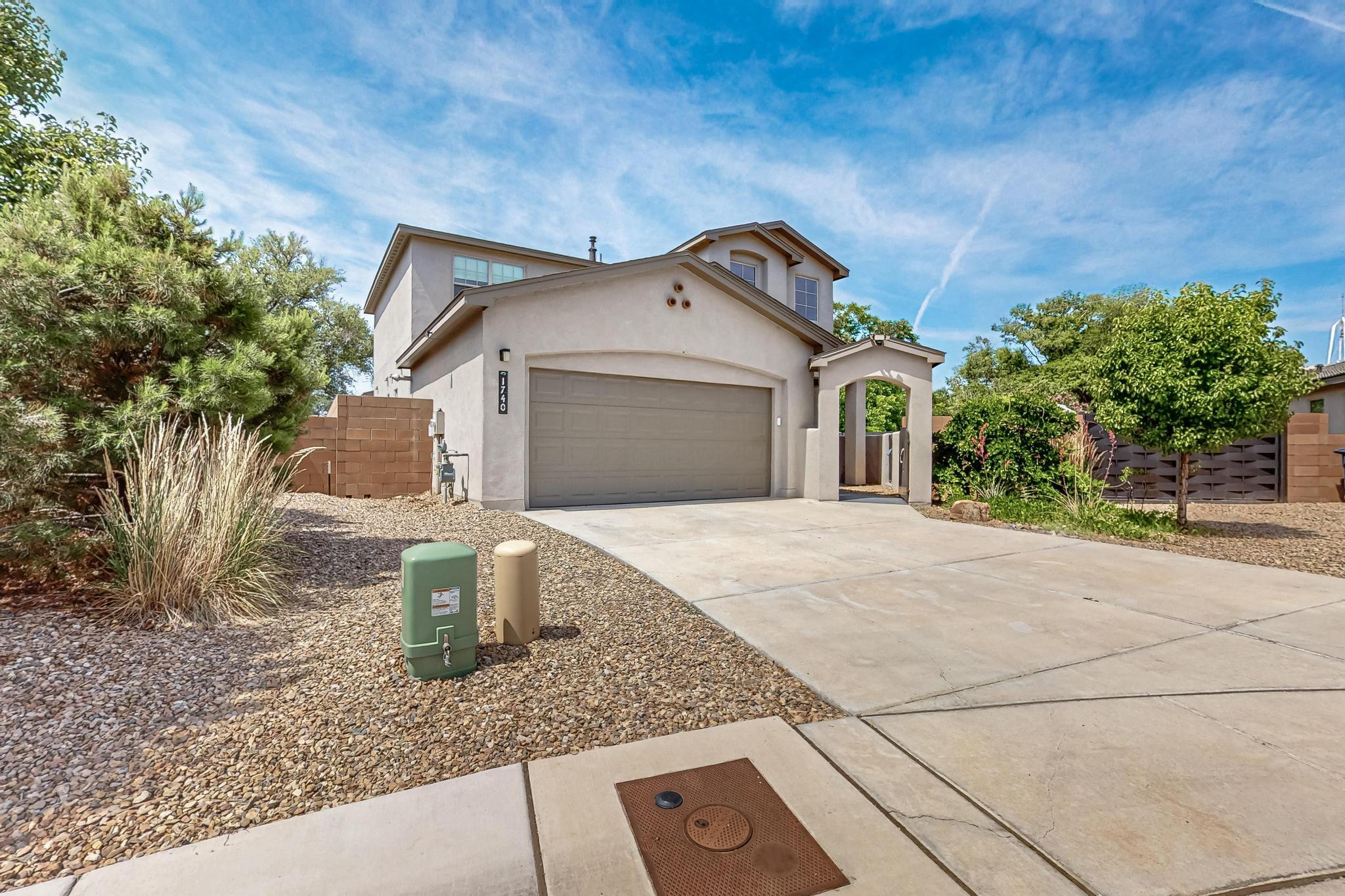 1740 GARDEN Way SW