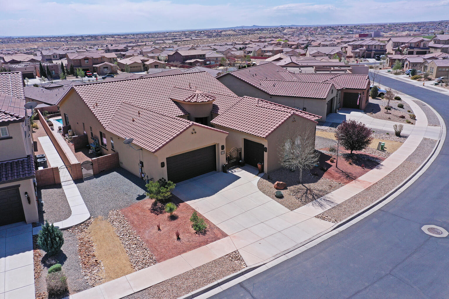 4205 PICO NORTE Lane NE