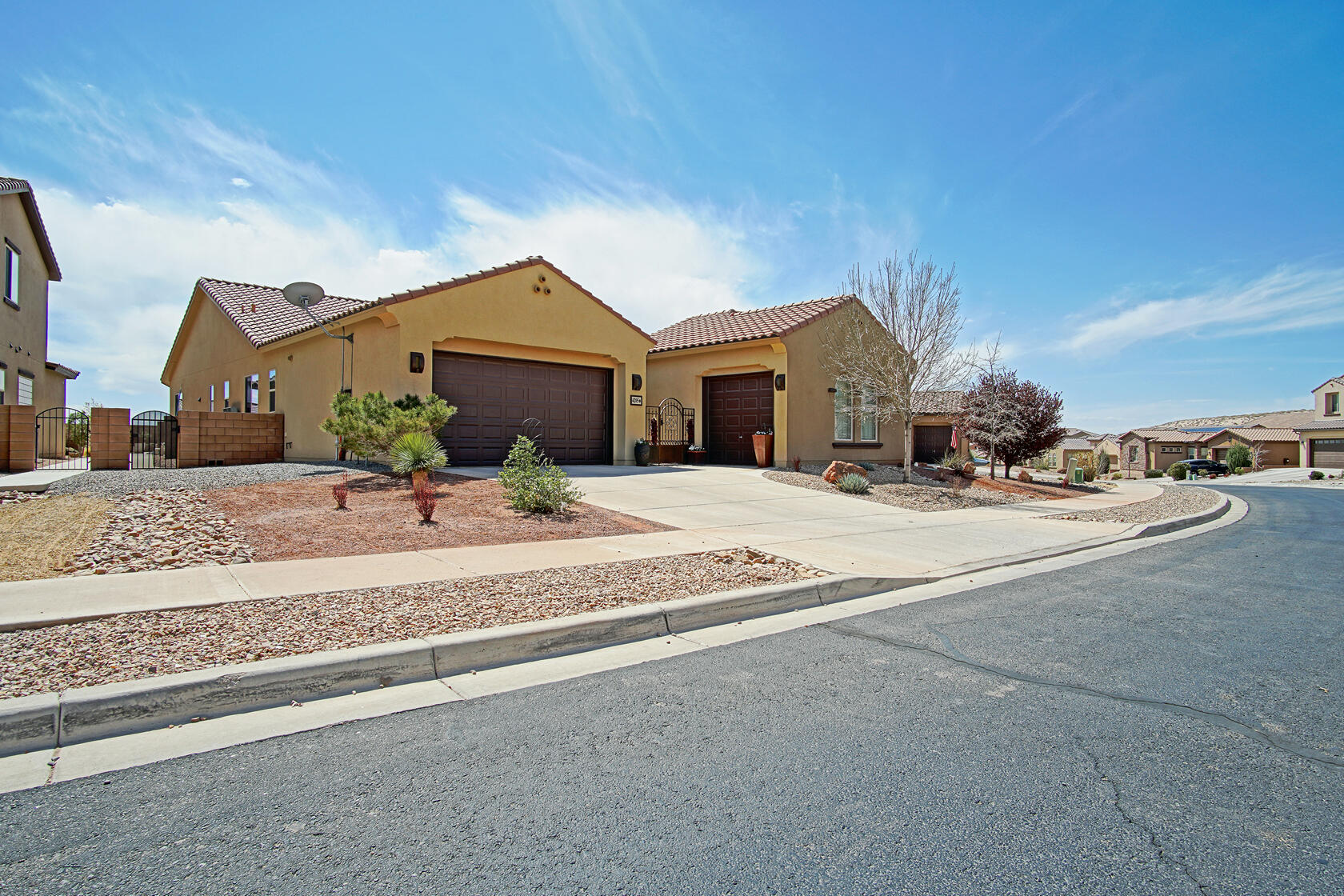 4205 PICO NORTE Lane NE