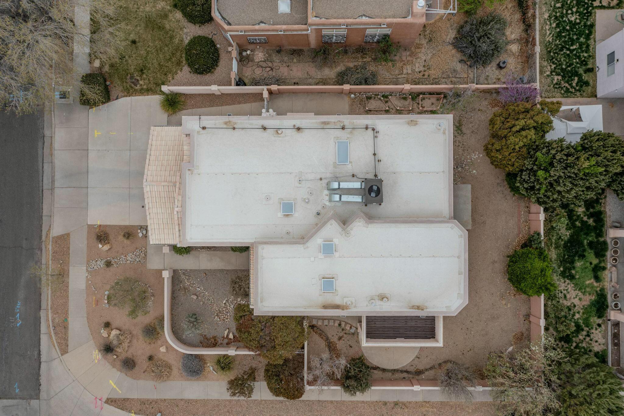 7231 CARDIFF Avenue NE