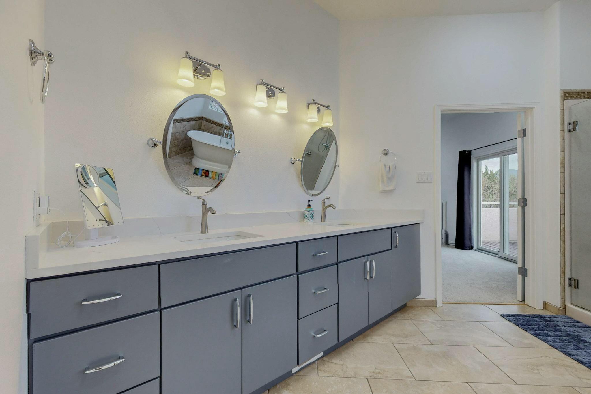 7231 CARDIFF Avenue NE