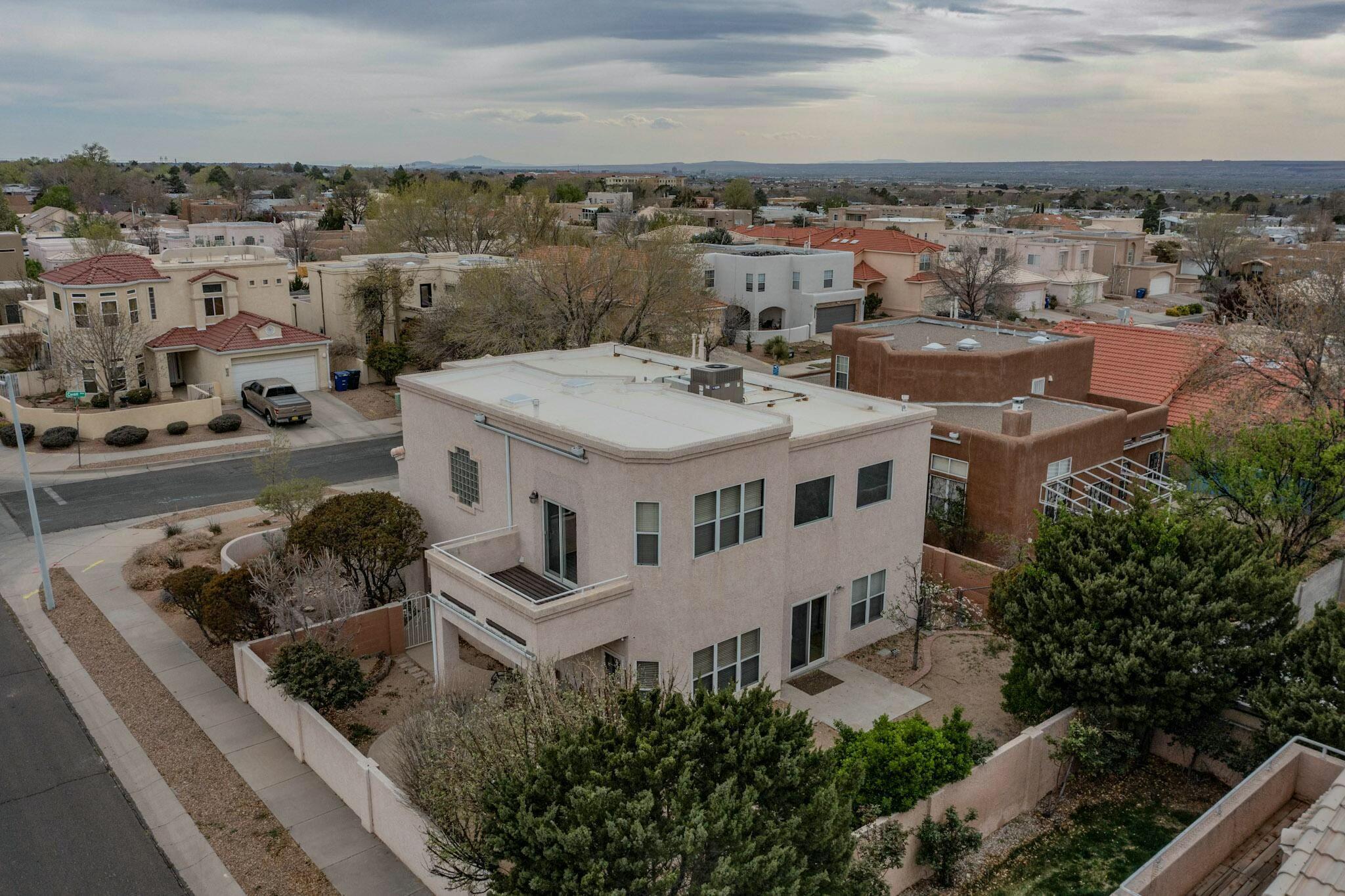 7231 CARDIFF Avenue NE