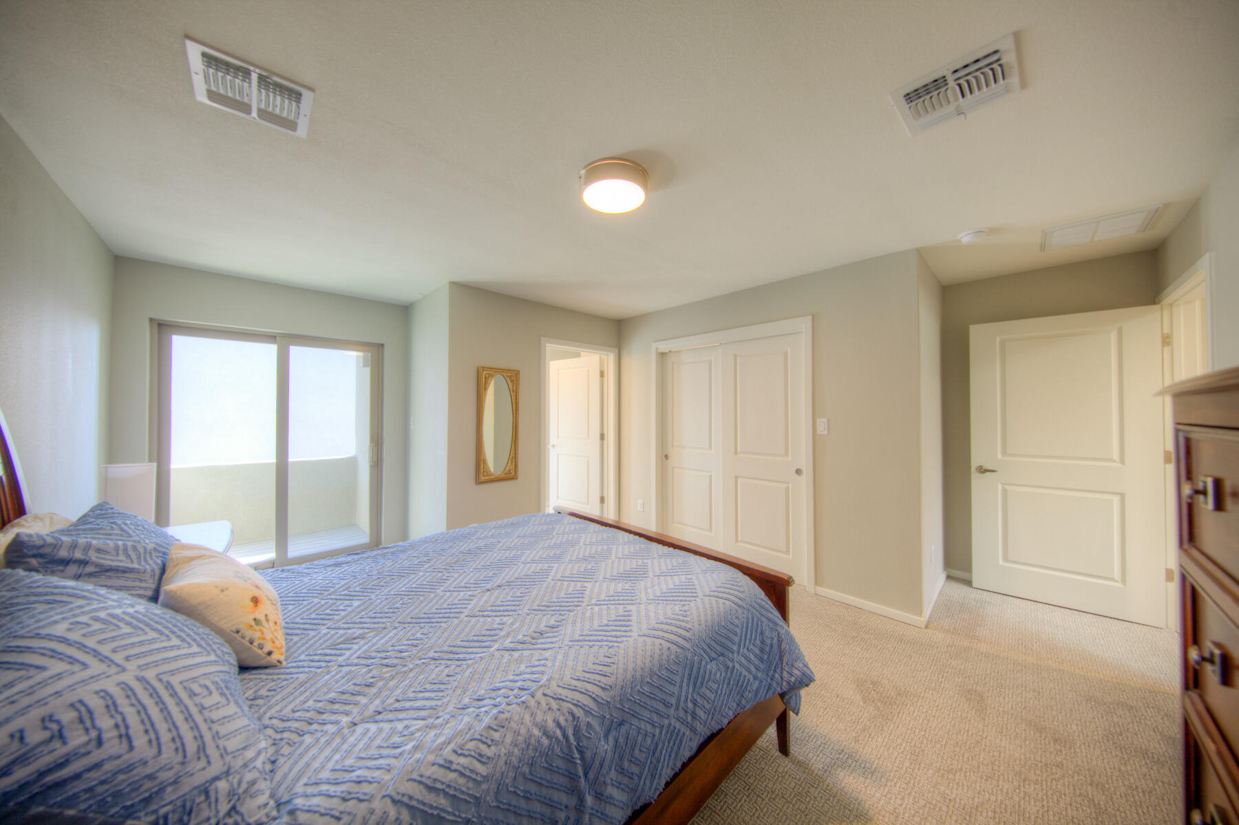 4555 VILLA LOMA Lane NE