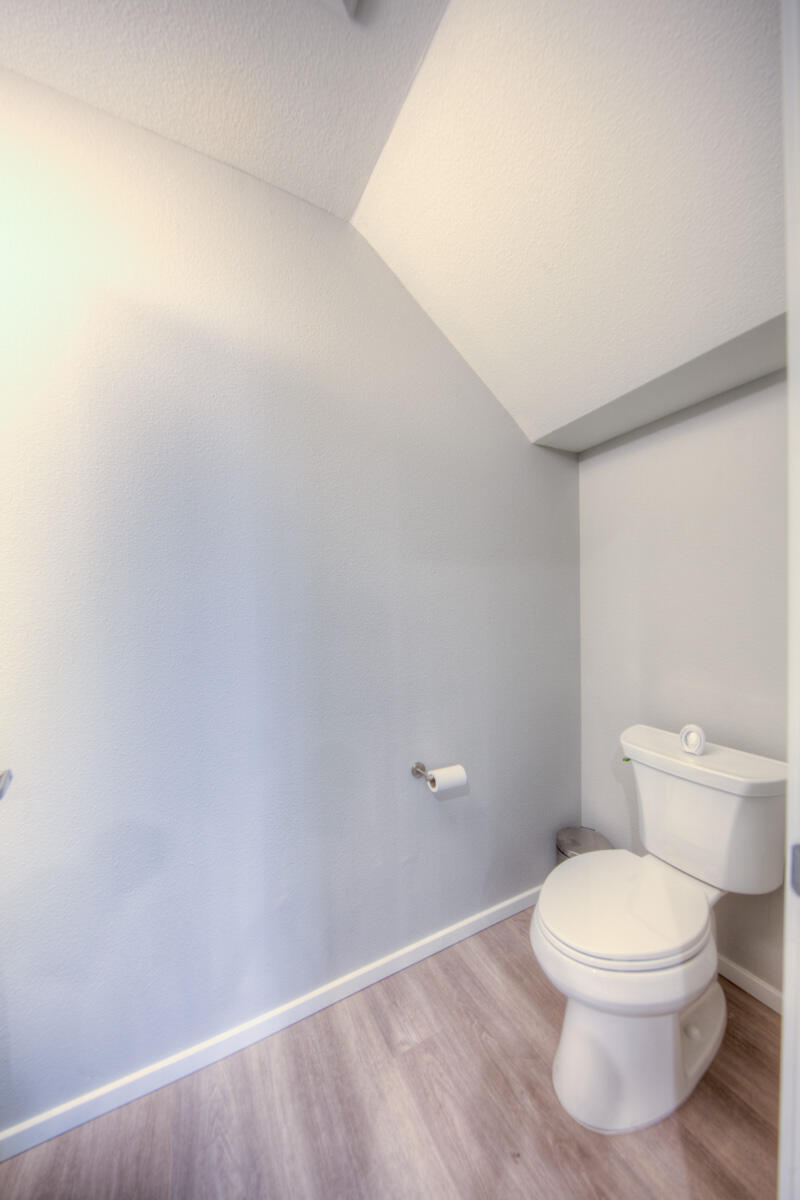 4555 VILLA LOMA Lane NE