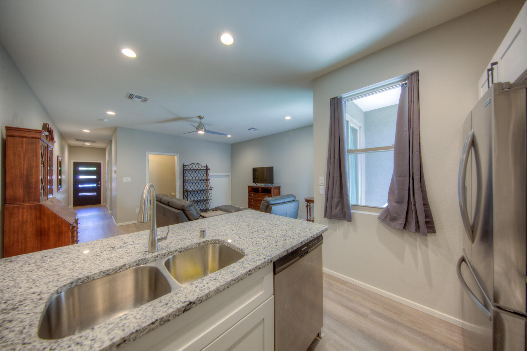 4555 VILLA LOMA Lane NE