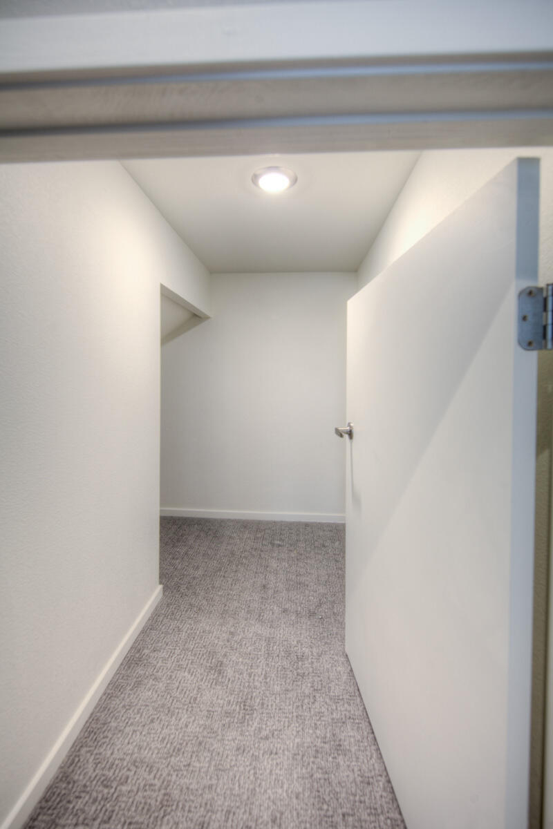 4555 VILLA LOMA Lane NE