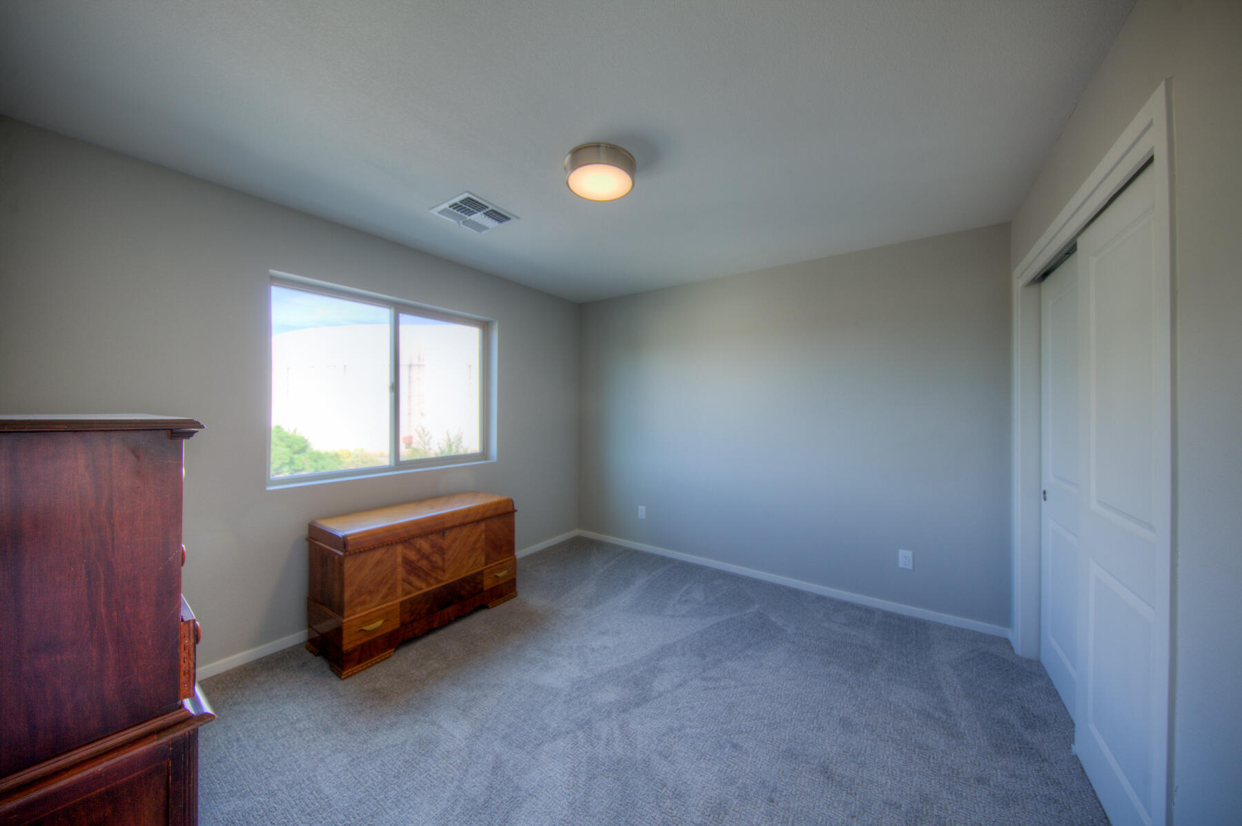 4555 VILLA LOMA Lane NE