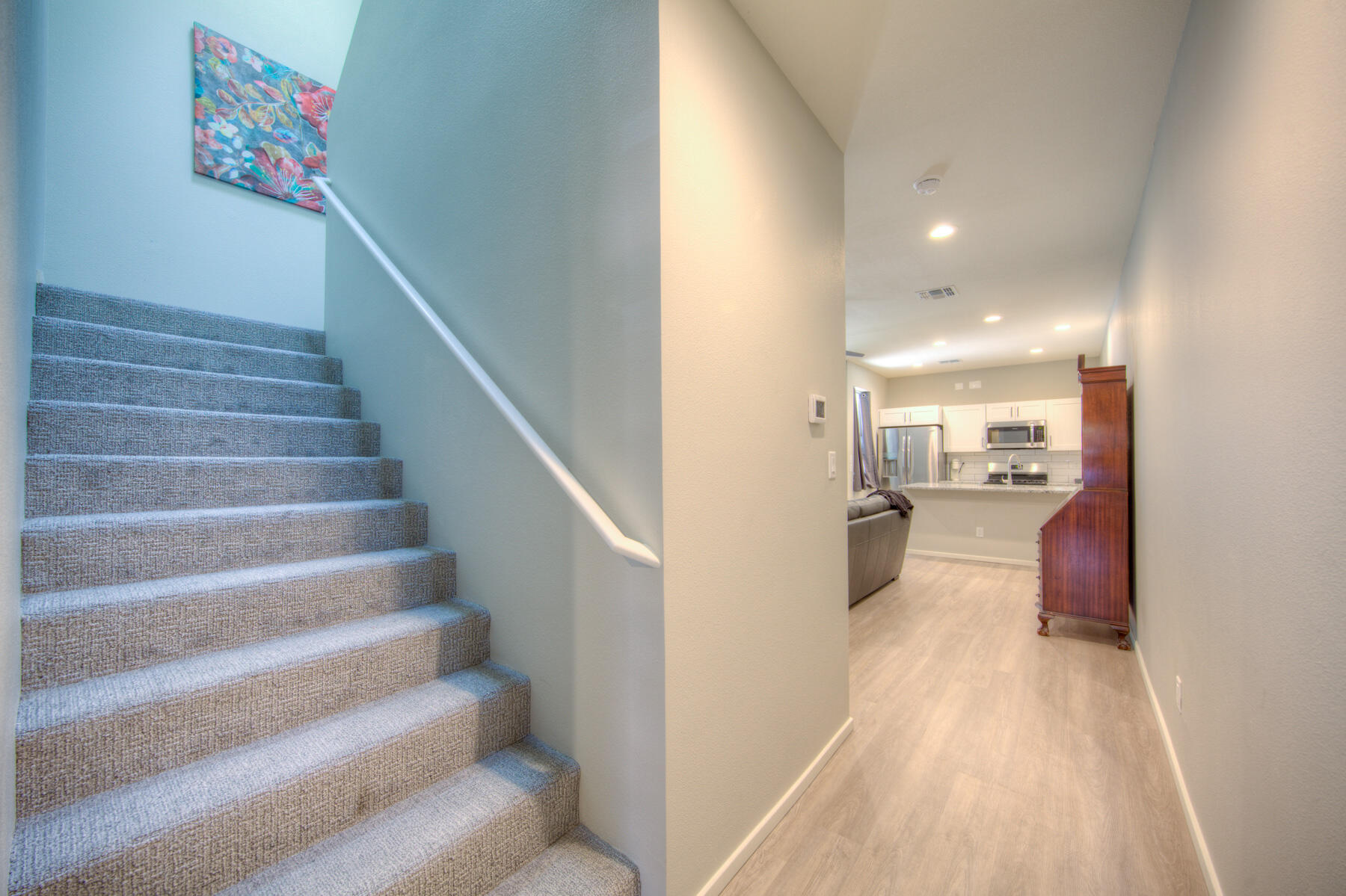 4555 VILLA LOMA Lane NE