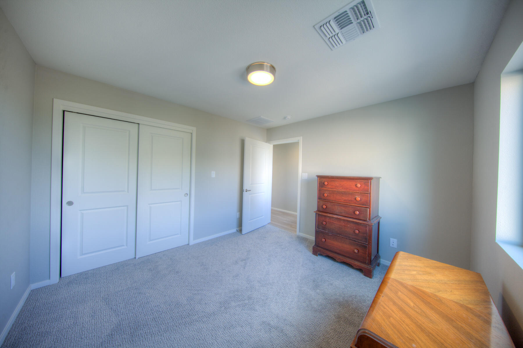 4555 VILLA LOMA Lane NE