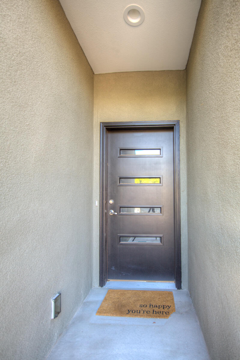 4555 VILLA LOMA Lane NE