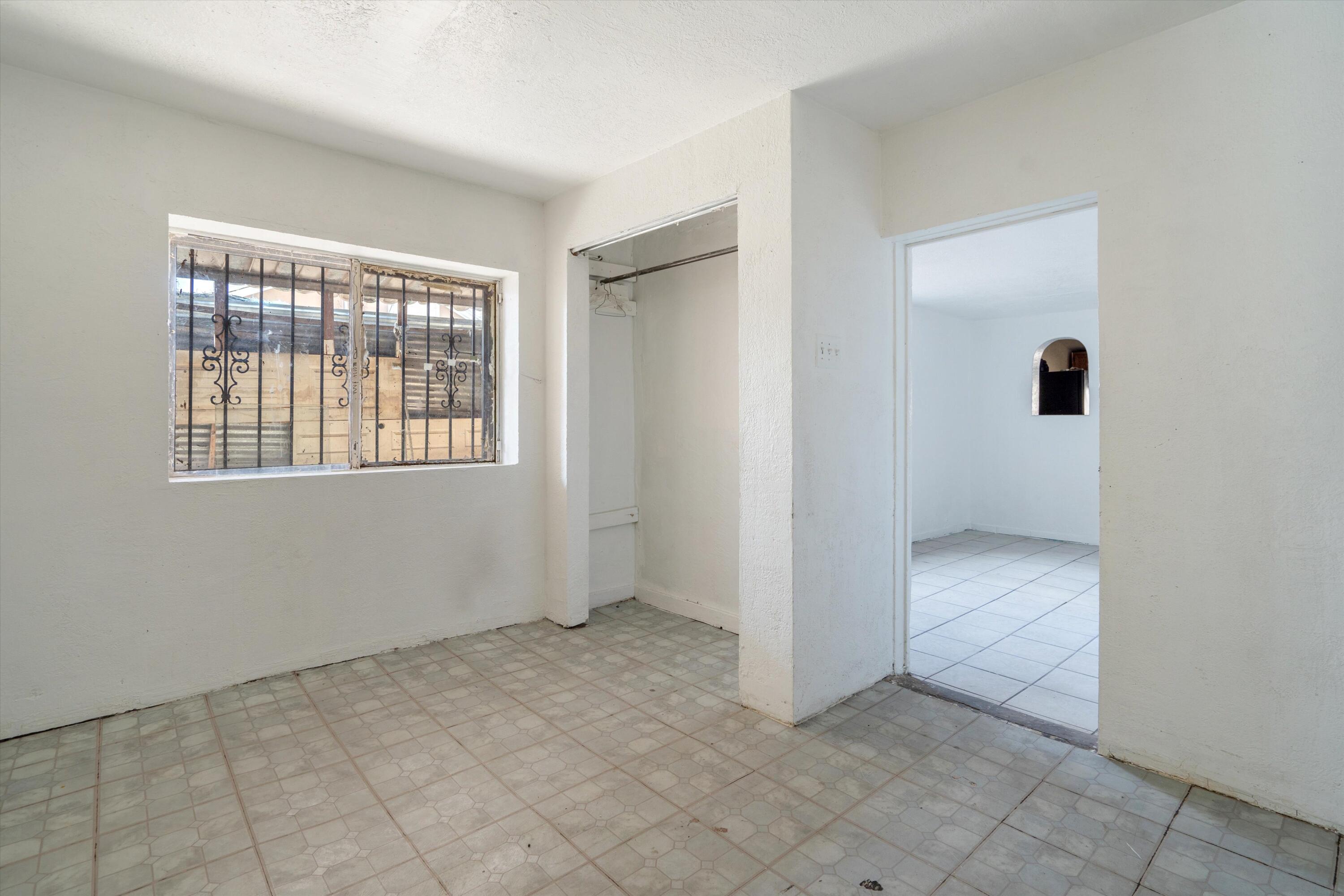 917 EDITH Boulevard SE