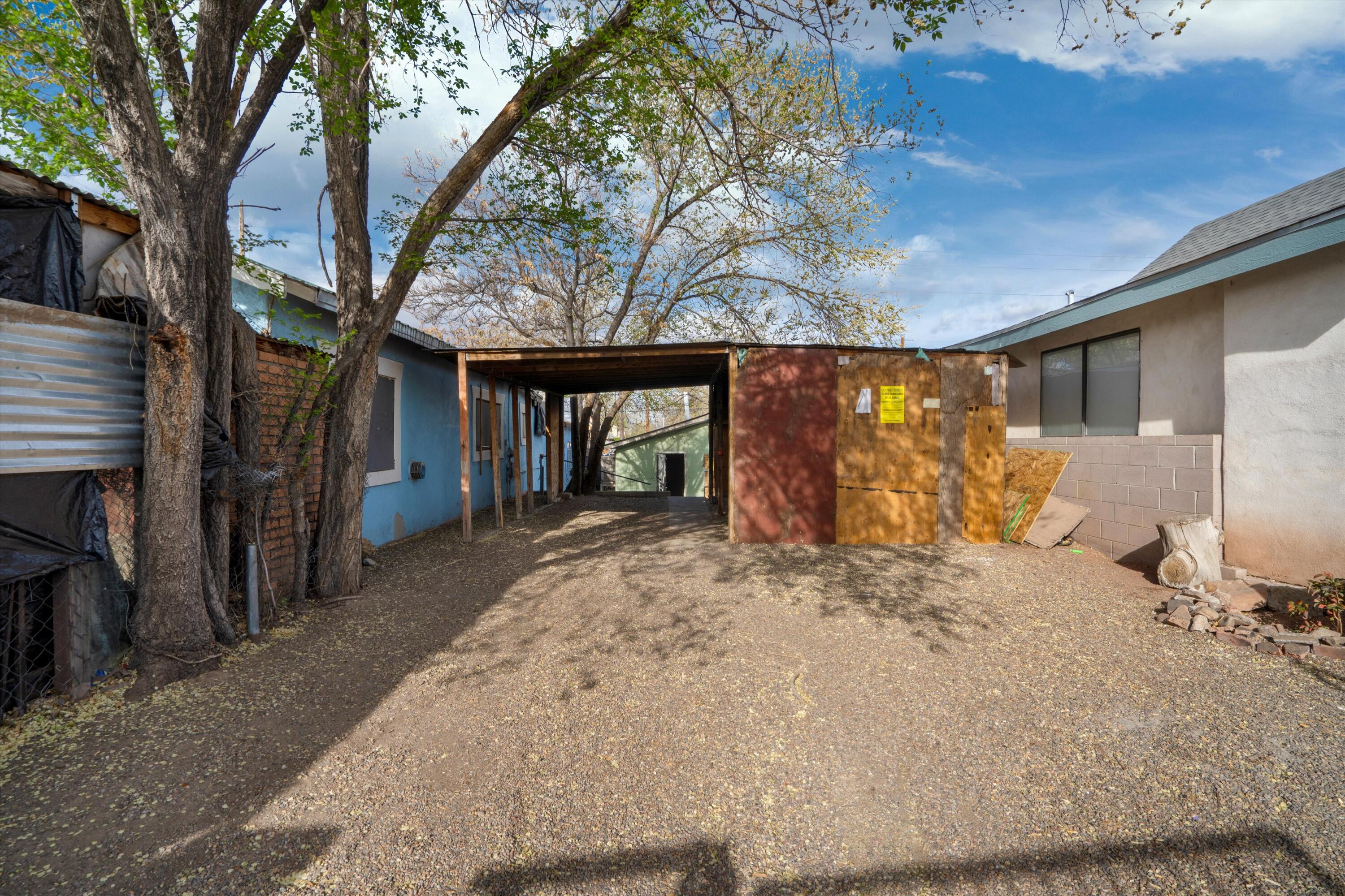917 EDITH Boulevard SE