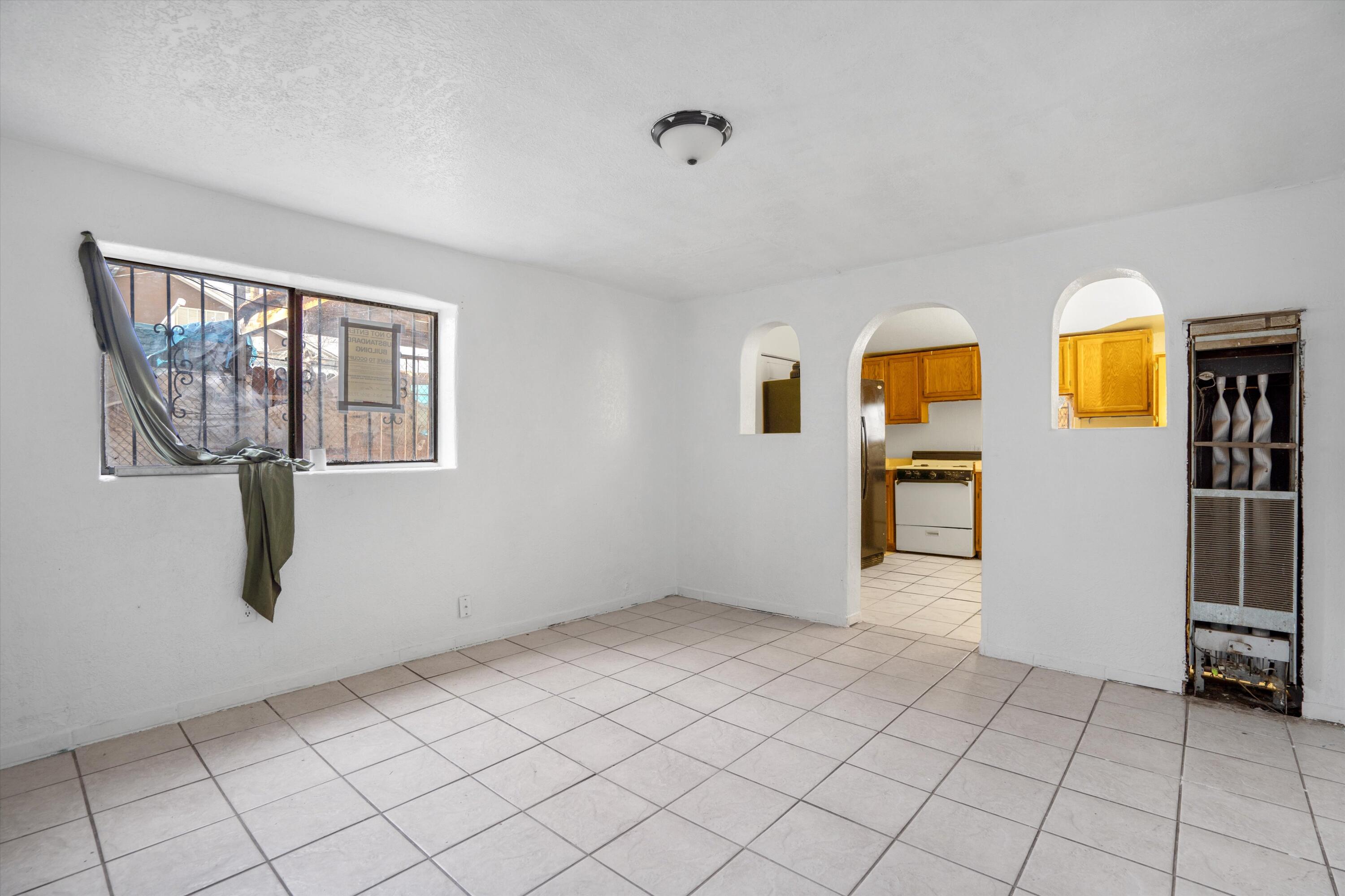 917 EDITH Boulevard SE