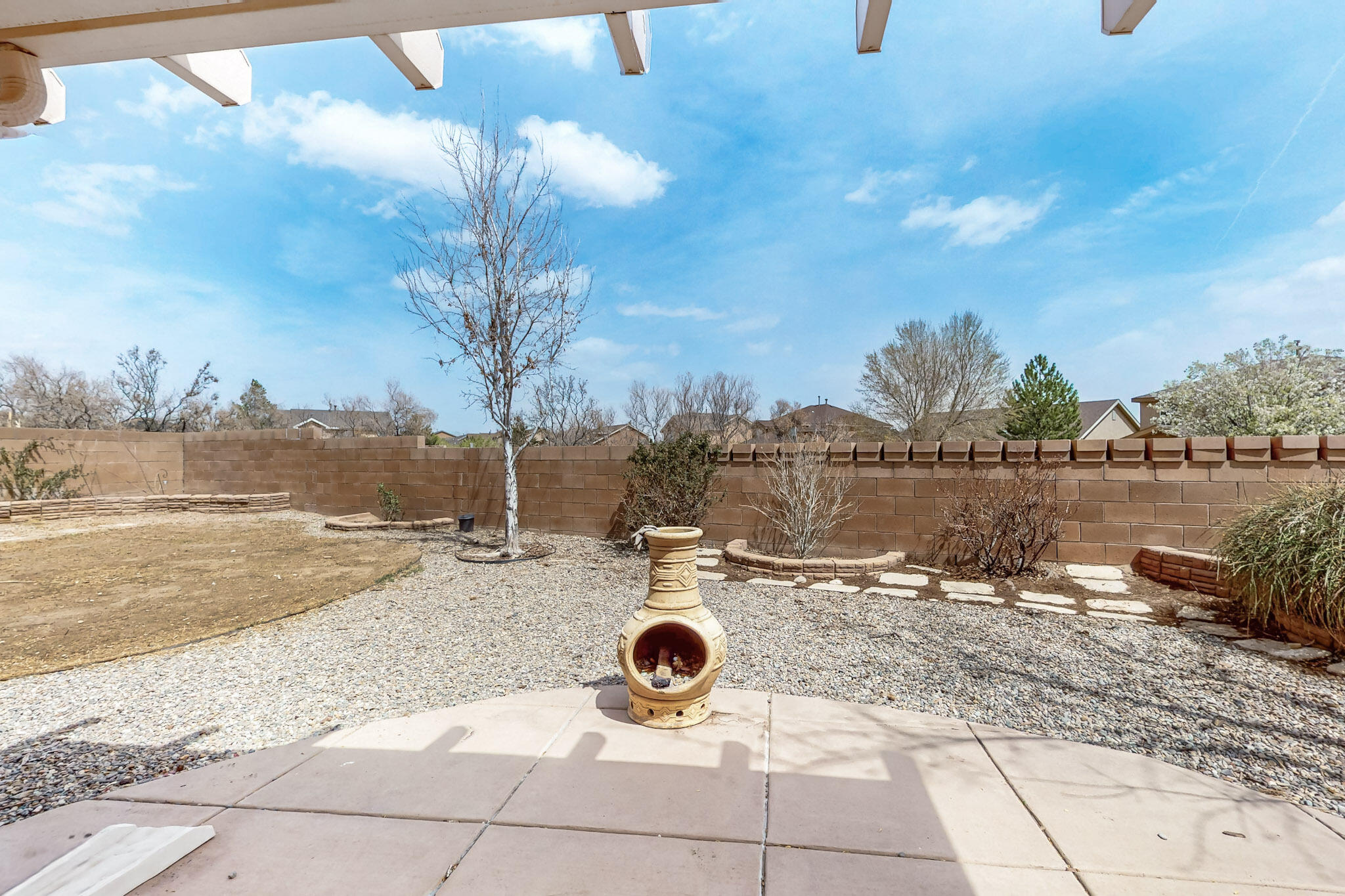 9932 SUNSHINE MESA Drive NW