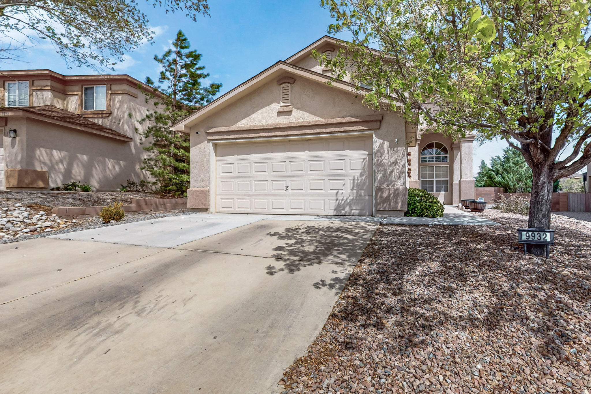 9932 SUNSHINE MESA Drive NW