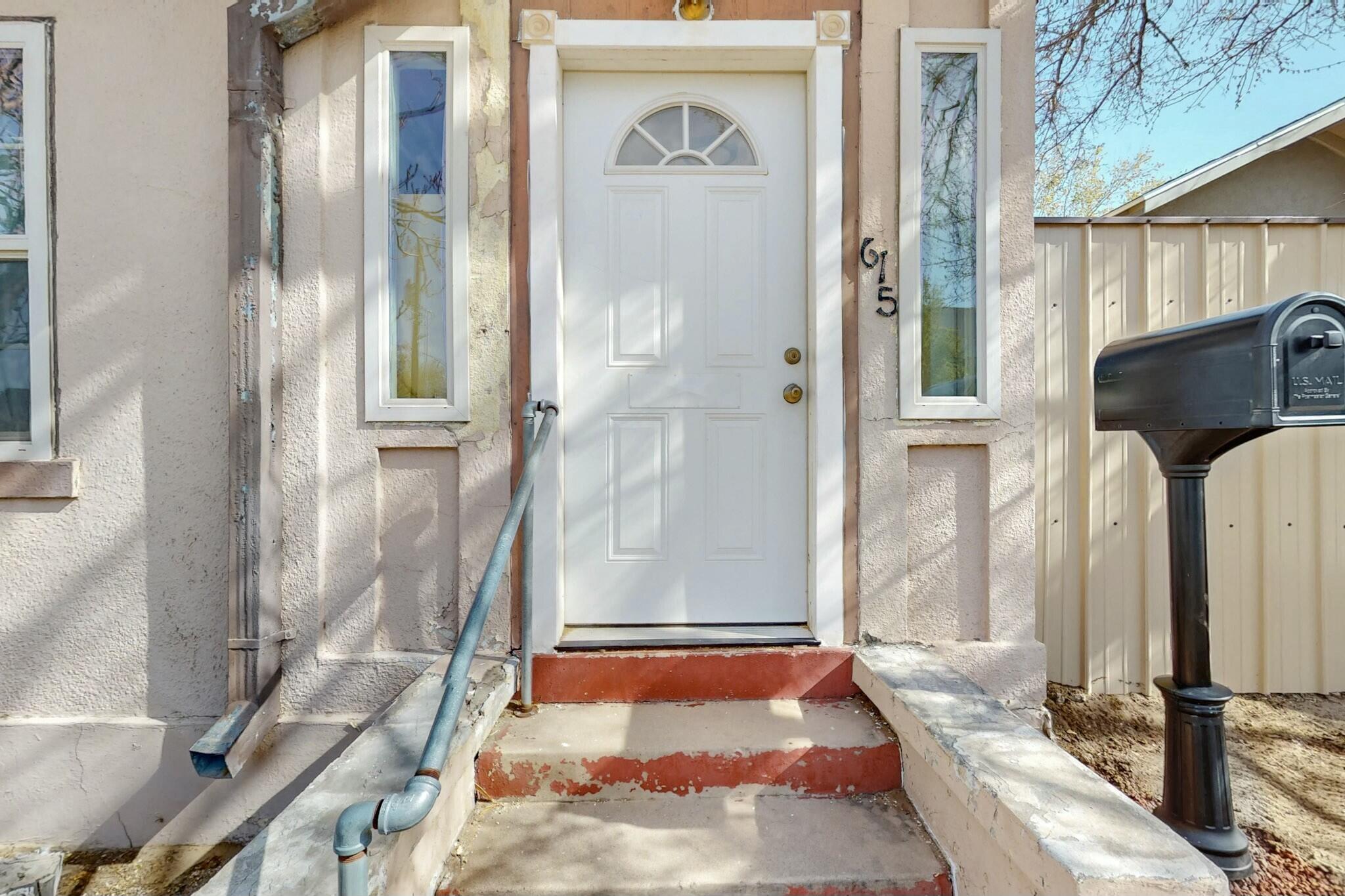 615 LEAD Avenue SE