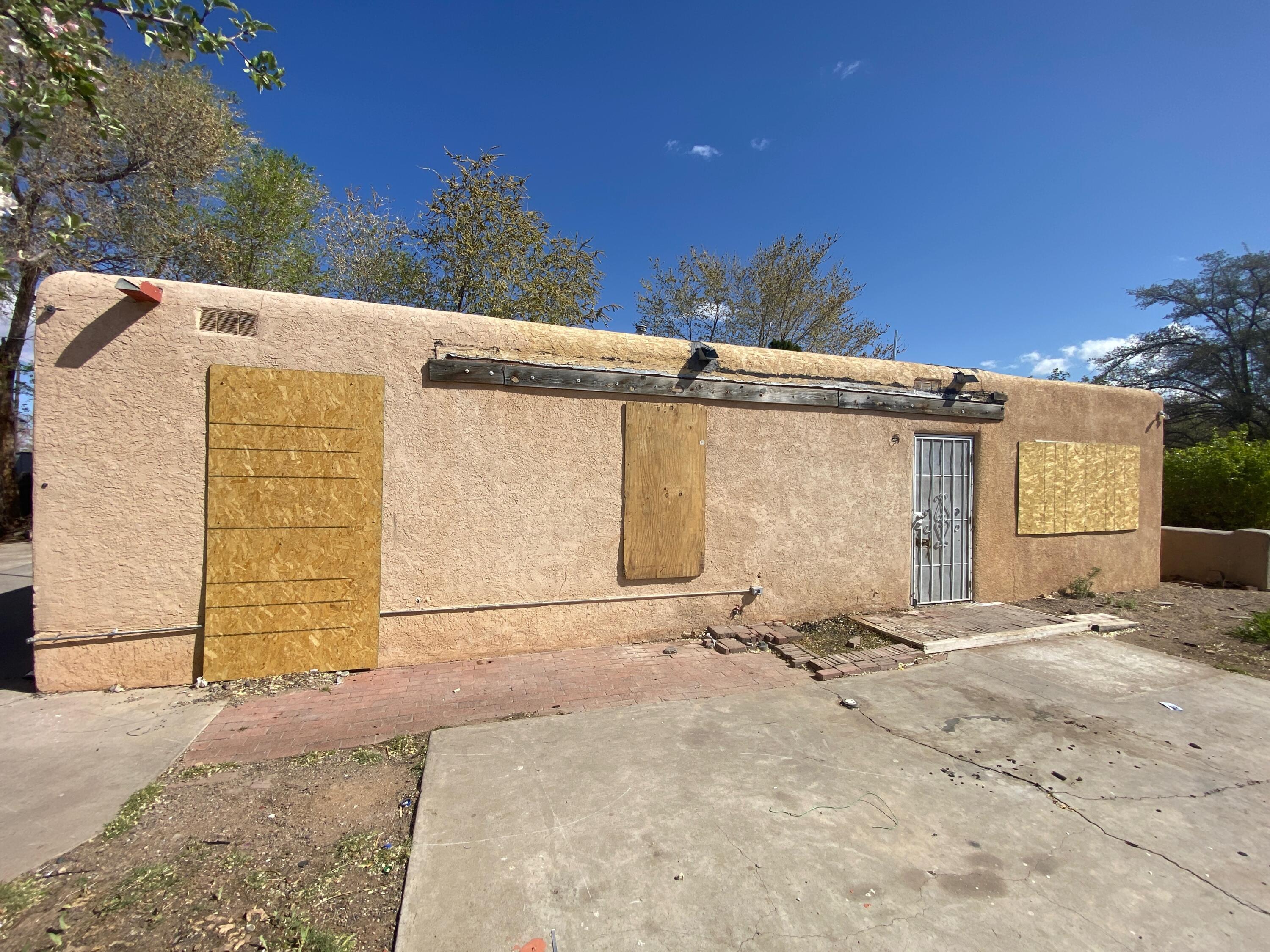 2403 CARDENAS Drive NE
