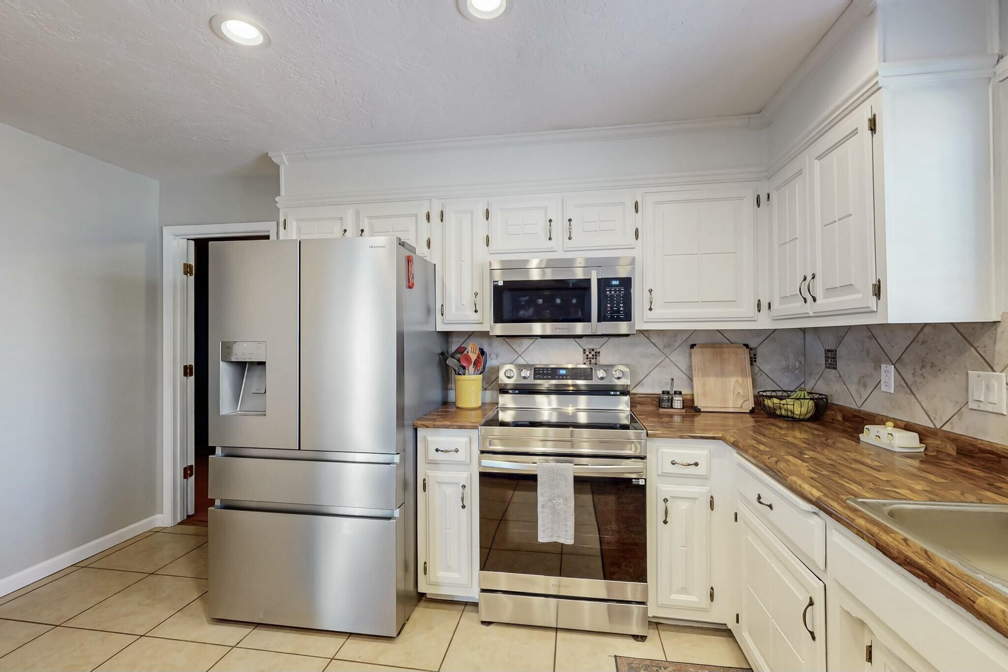 3105 MAY Circle SE