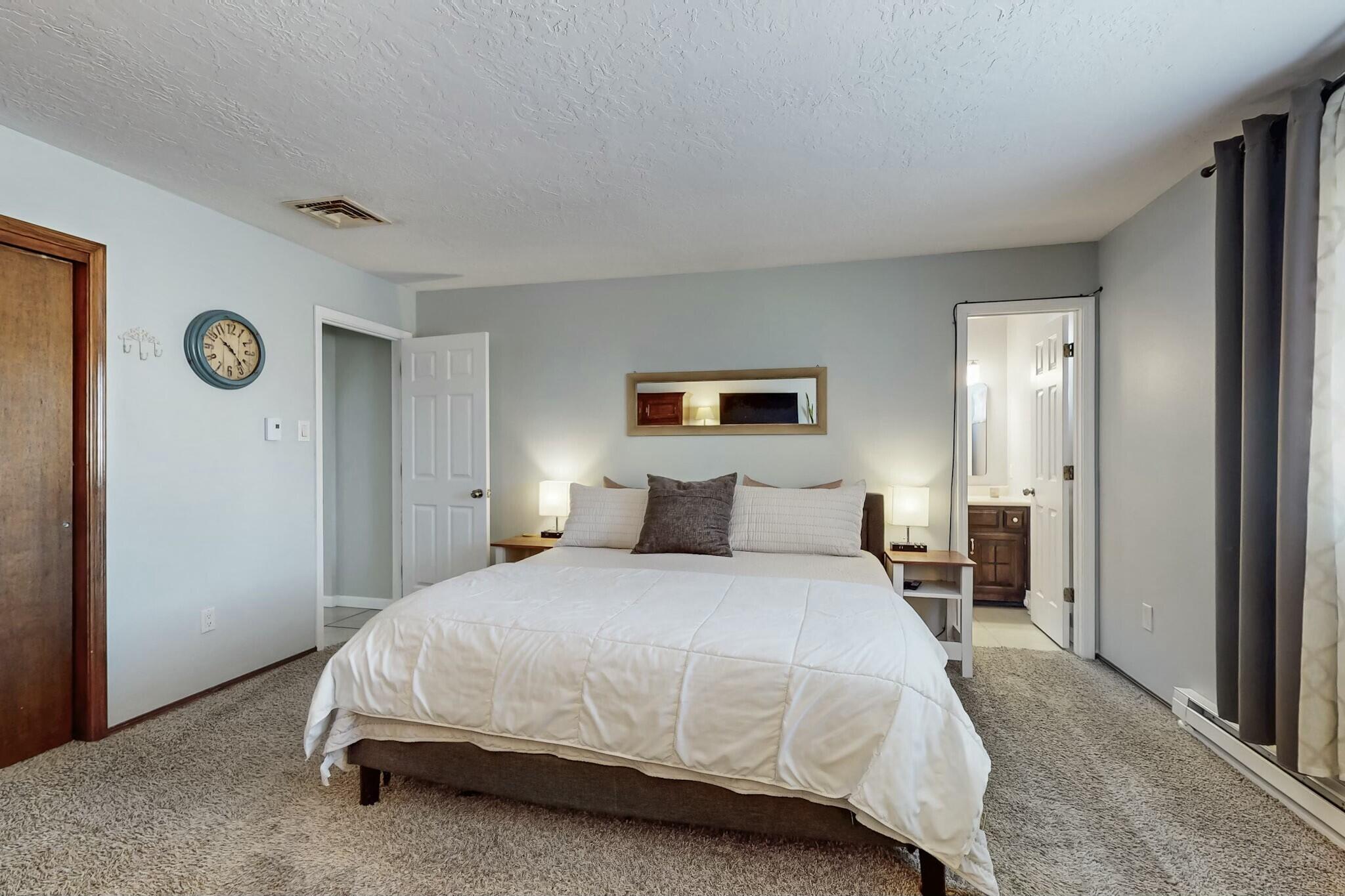 3105 MAY Circle SE