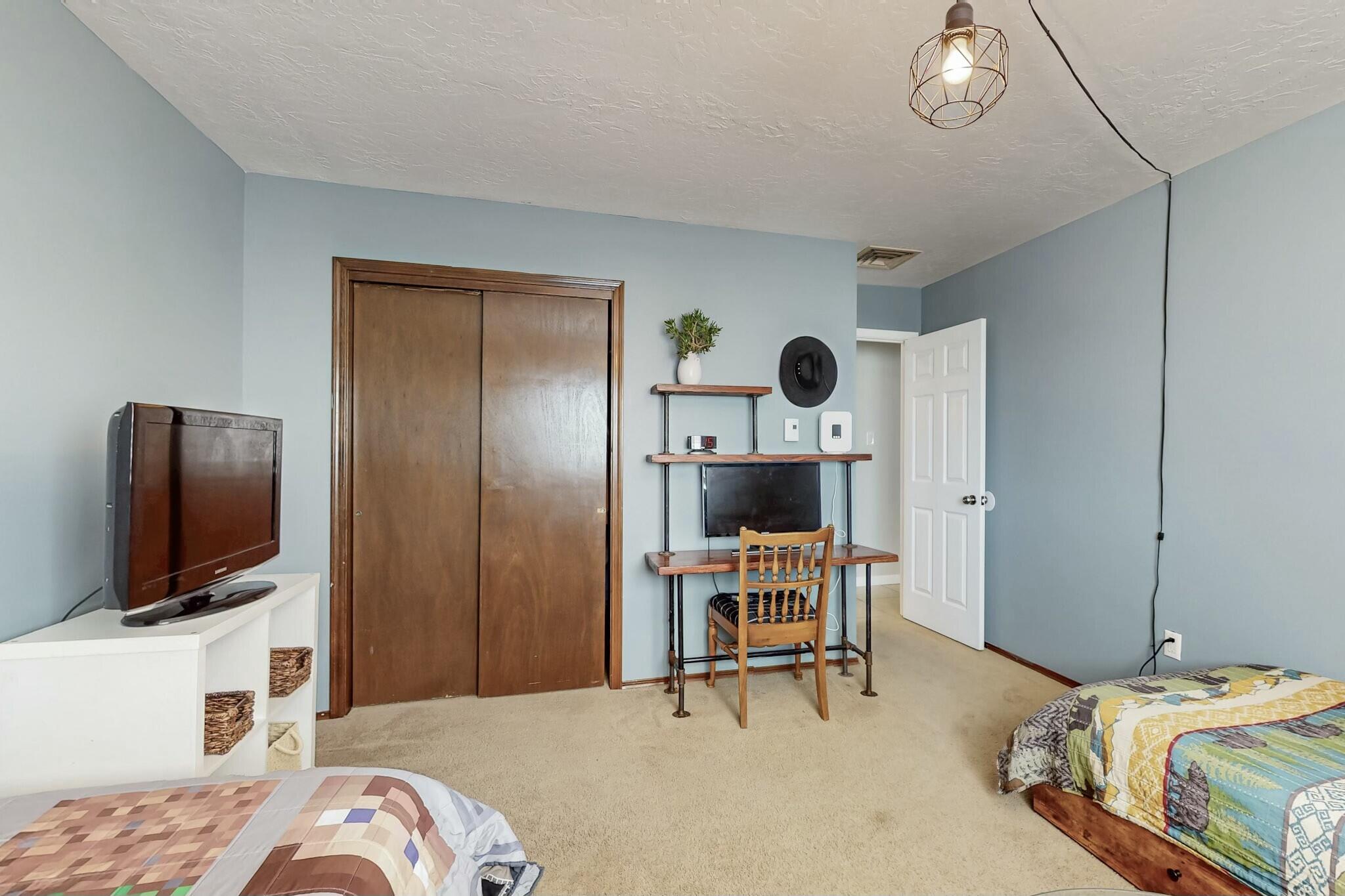3105 MAY Circle SE