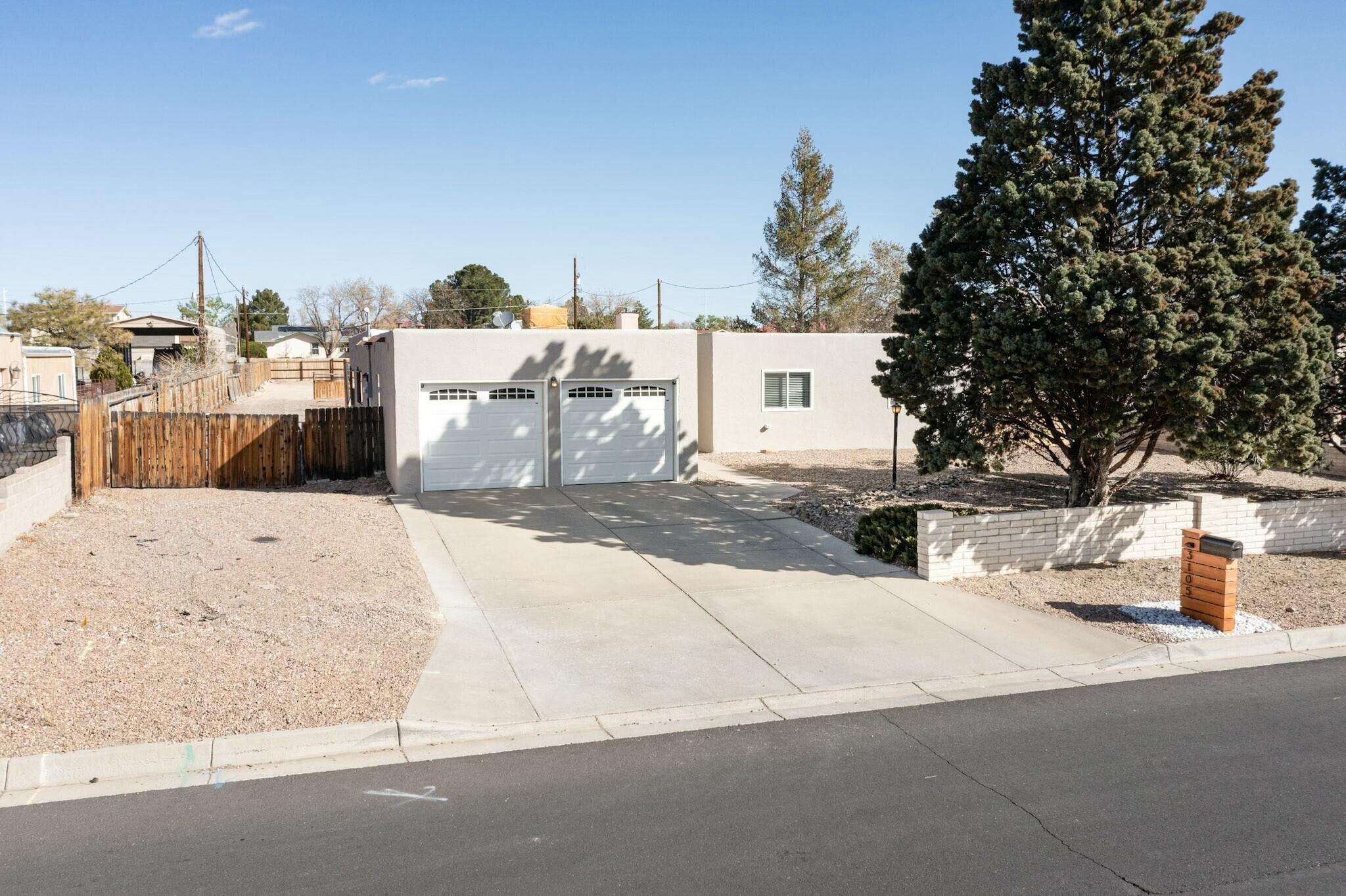 3105 MAY Circle SE