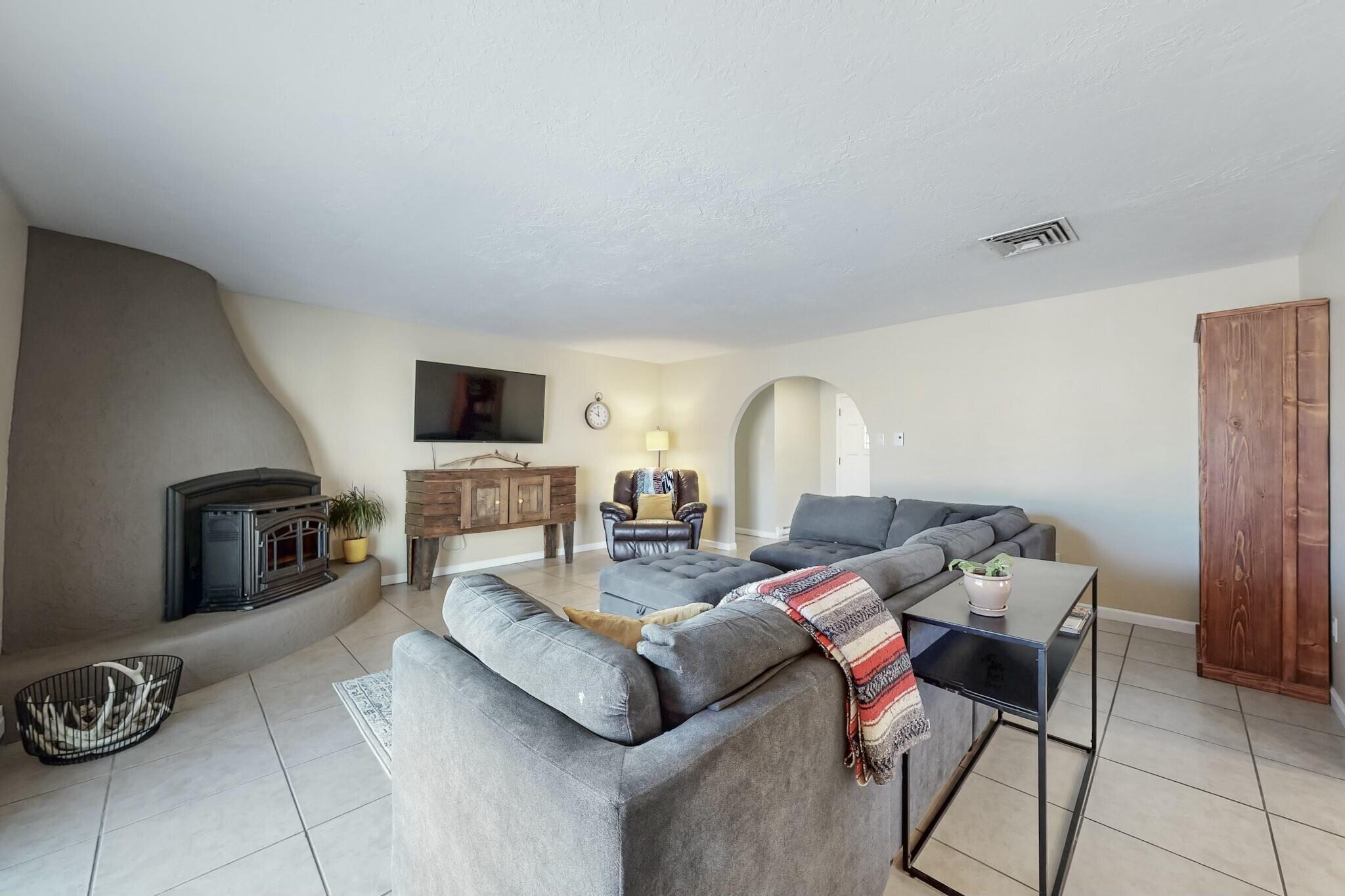 3105 MAY Circle SE