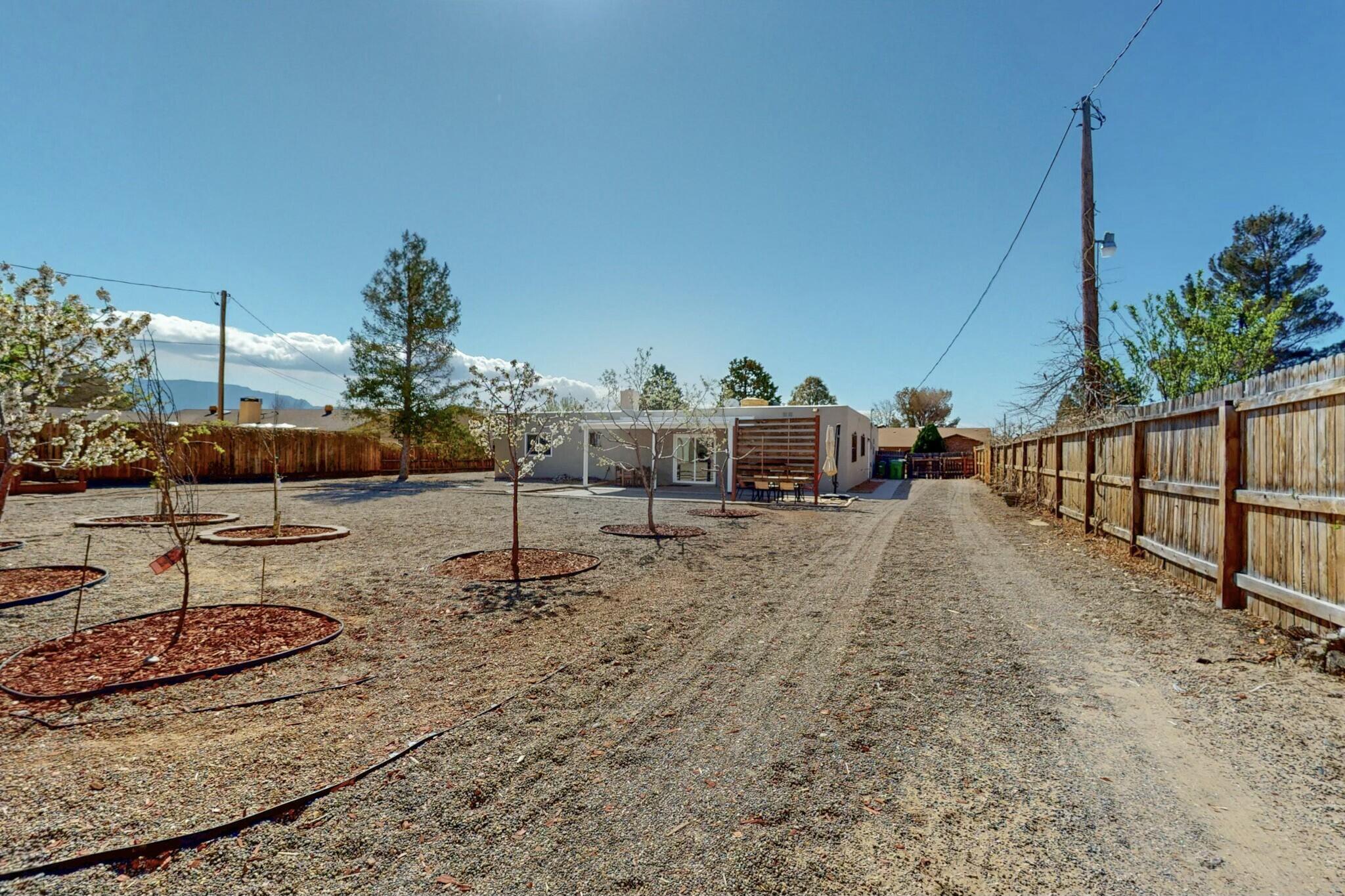 3105 MAY Circle SE