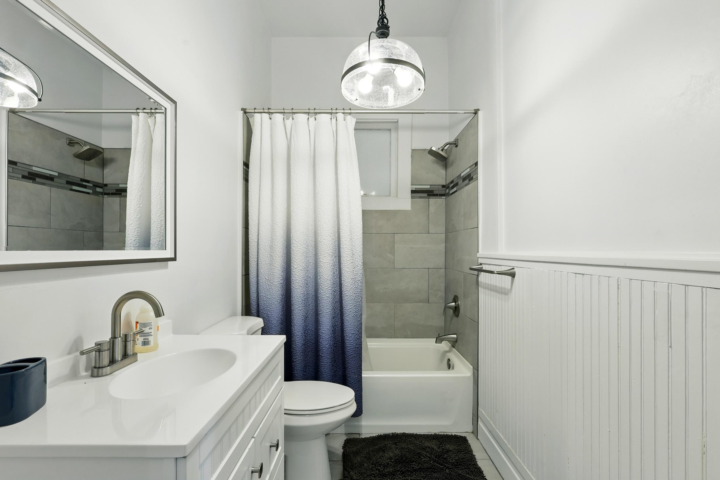 223 Edith Boulevard SE